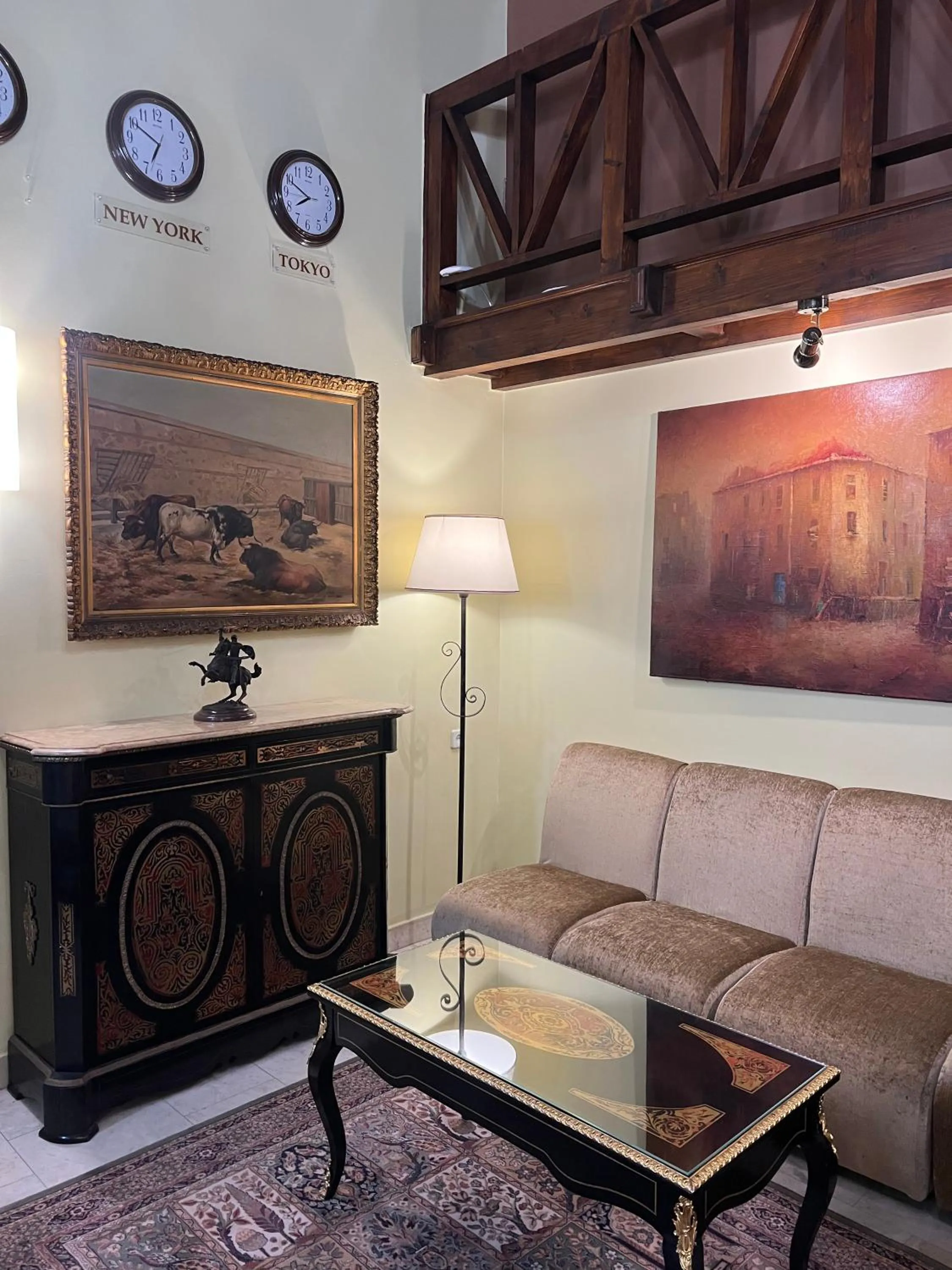 Text overlay in BEST WESTERN Santakos Hotel