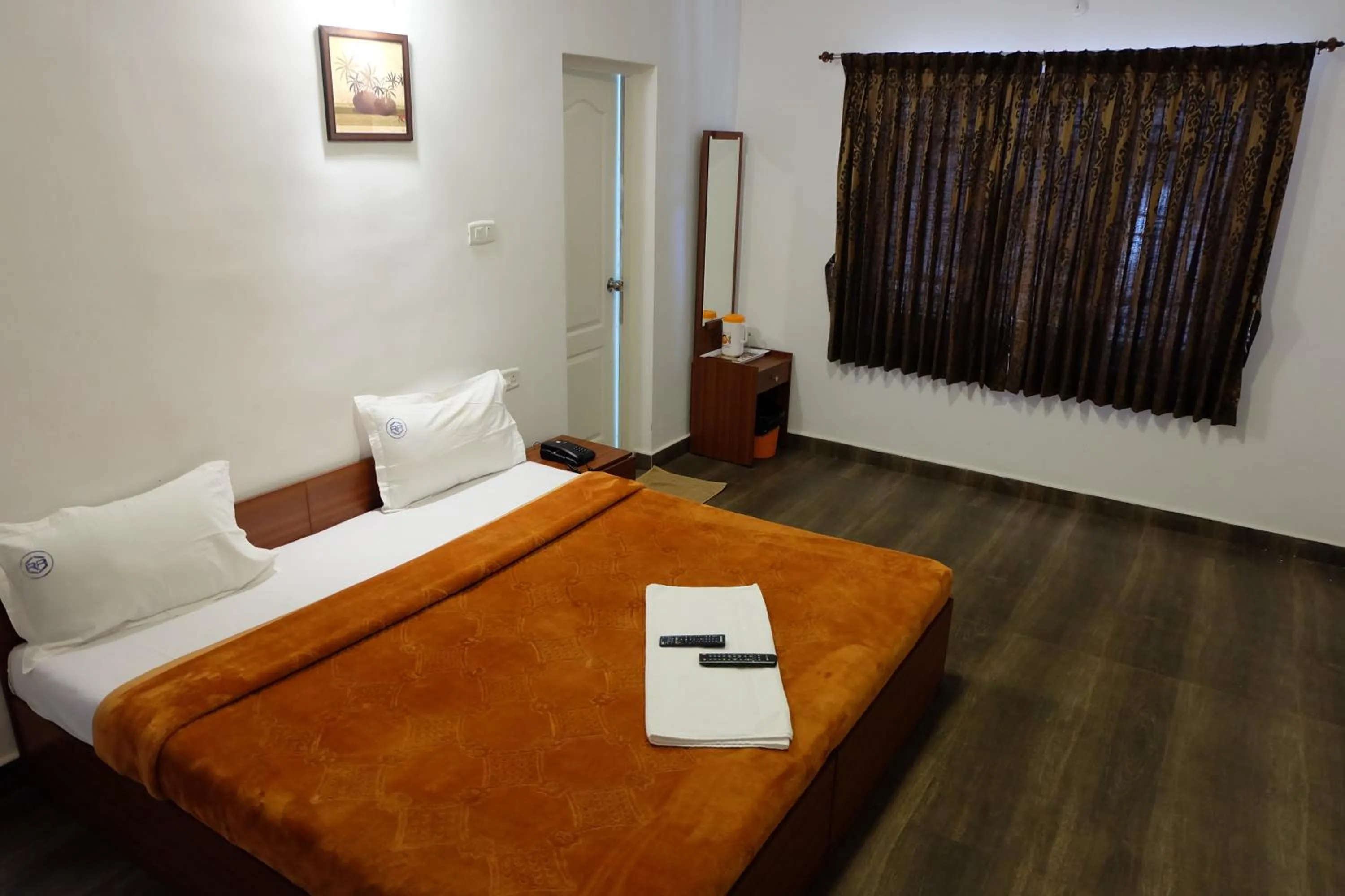 Bed in Rosepark Residency