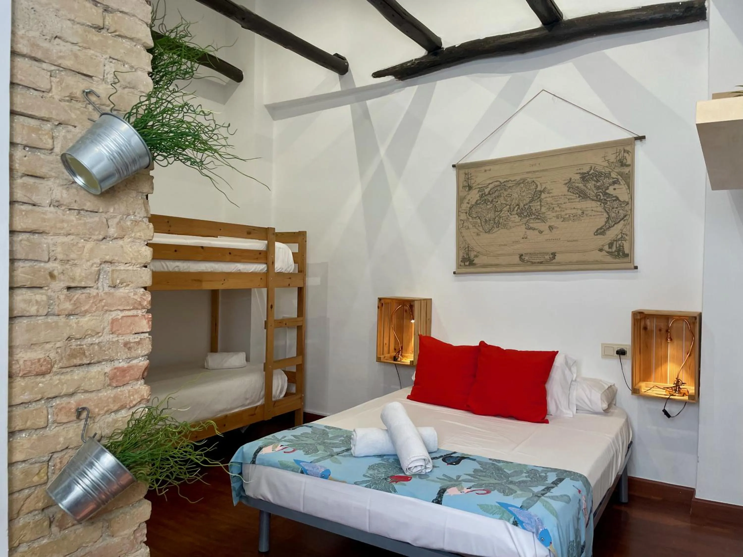 Photo of the whole room, Bed in Apartamentos Nest Flats Paseo de los Tristes