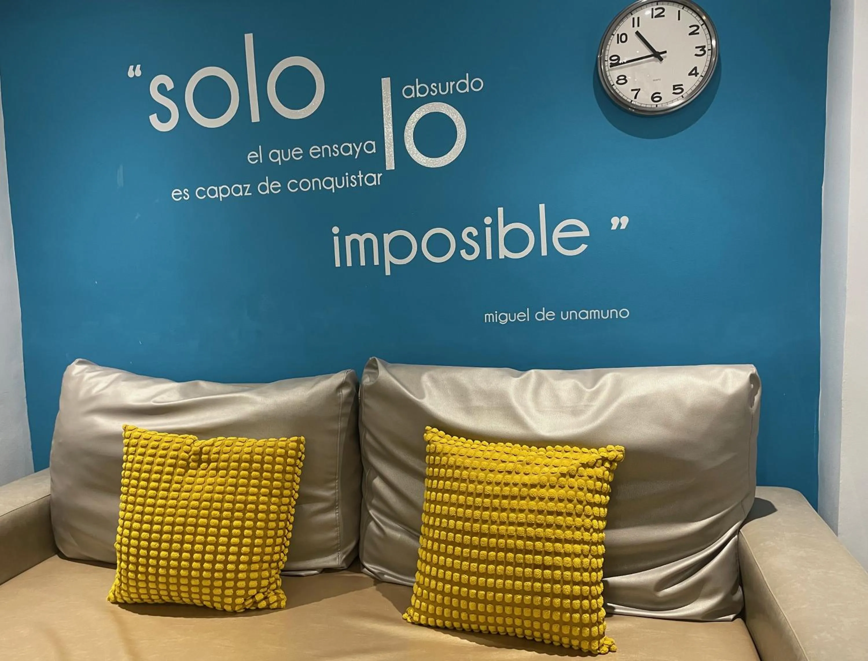 Living room in Apartamentos Nest Flats Paseo de los Tristes