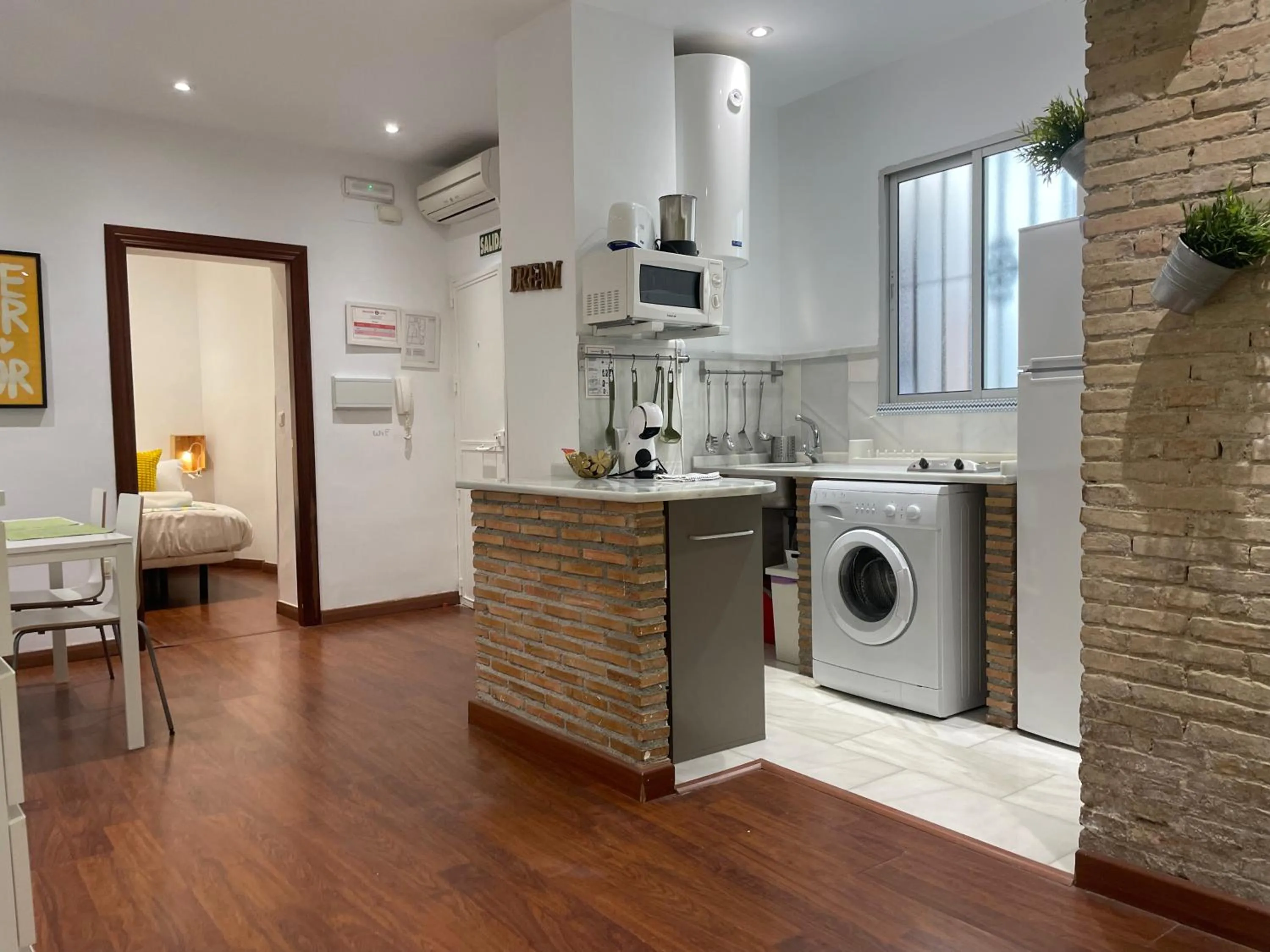 Kitchen or kitchenette in Apartamentos Nest Flats Paseo de los Tristes