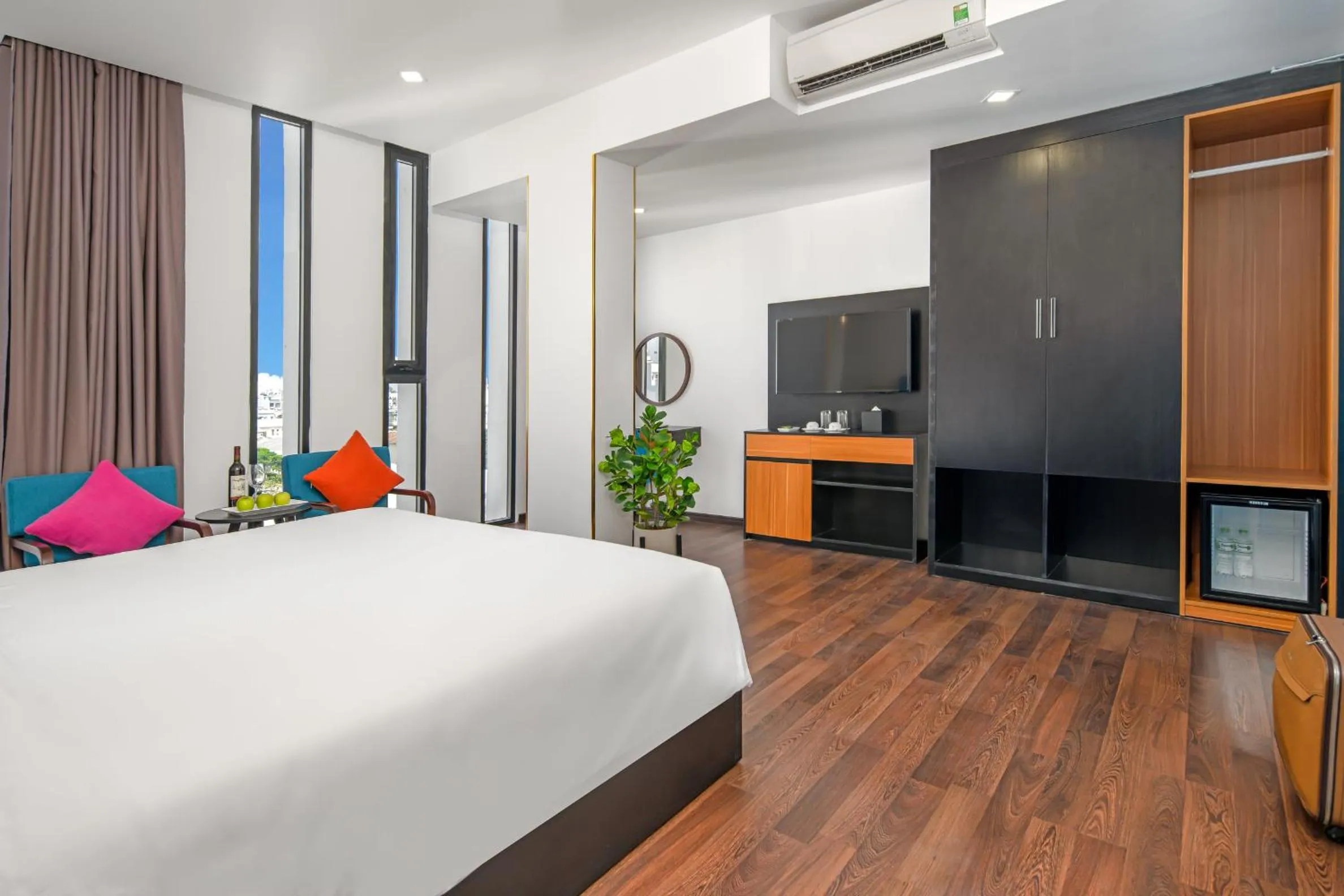 Photo of the whole room, Bed in Platinum Danang Hotel