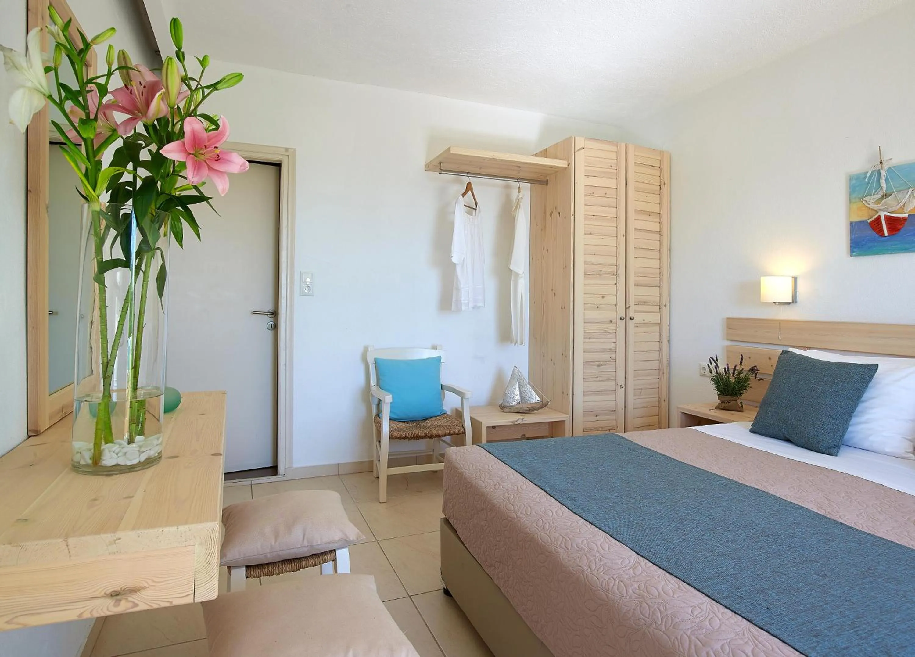 Photo of the whole room, Bed in Coriva Beach Hotel & Bungalows