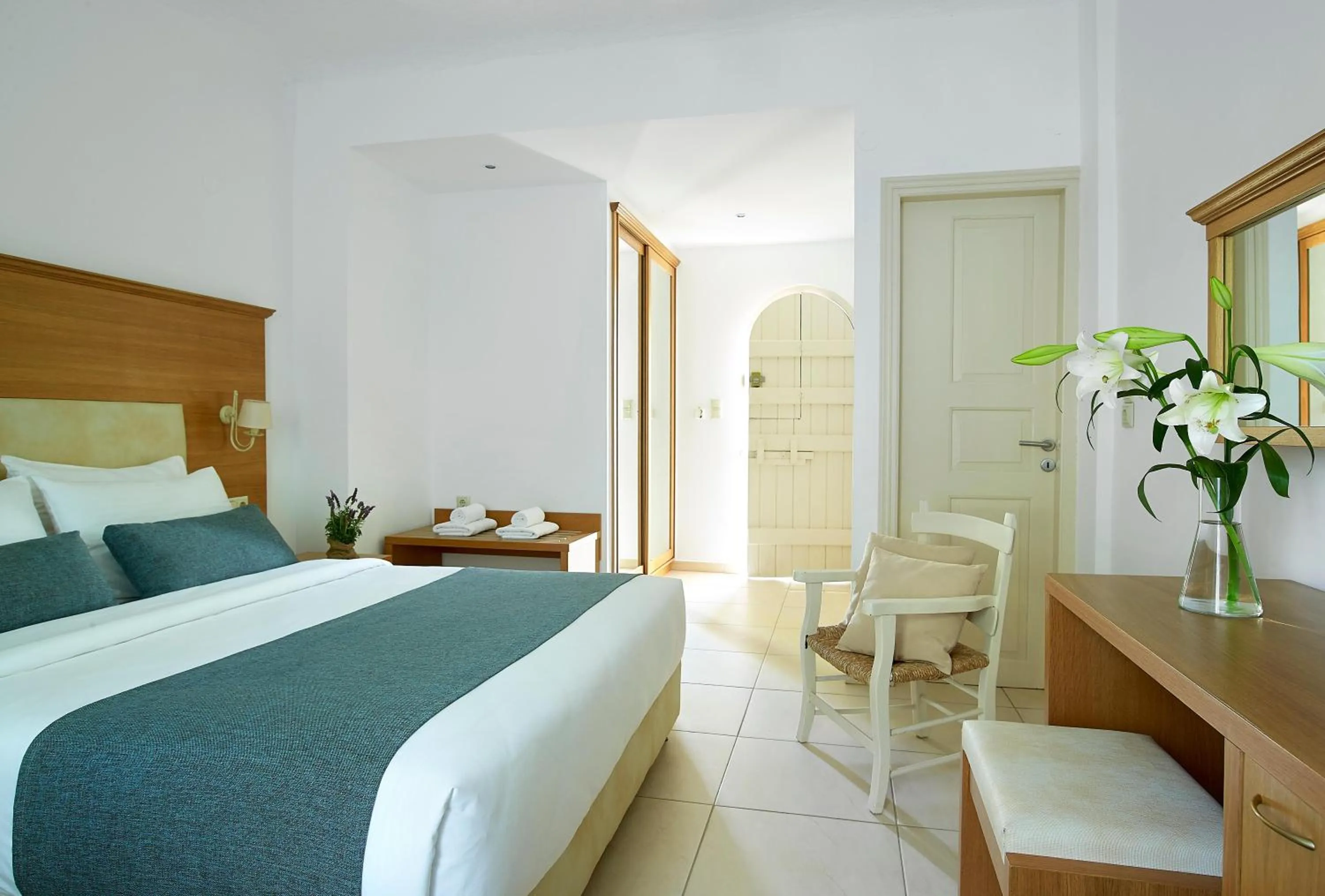Photo of the whole room, Bed in Coriva Beach Hotel & Bungalows