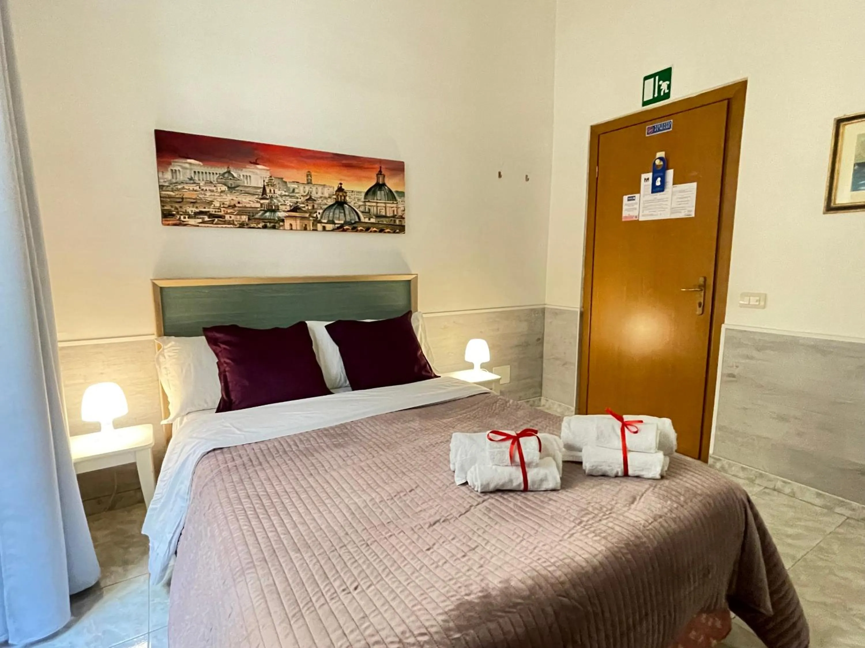 Bedroom, Bed in Roman Holidays Rooms Otranto