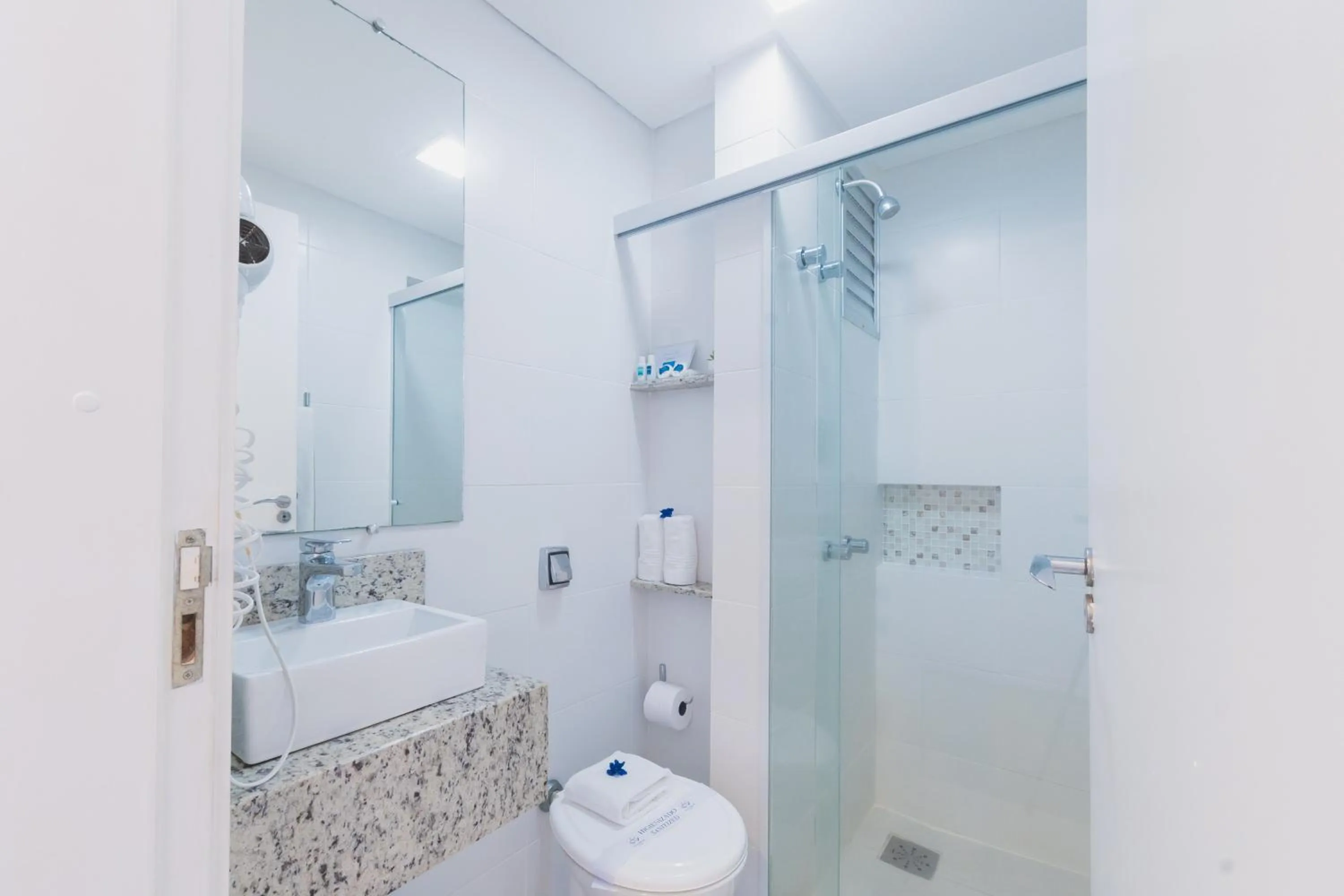 Shower in Hotel VillaReal Guaratuba - Caieiras