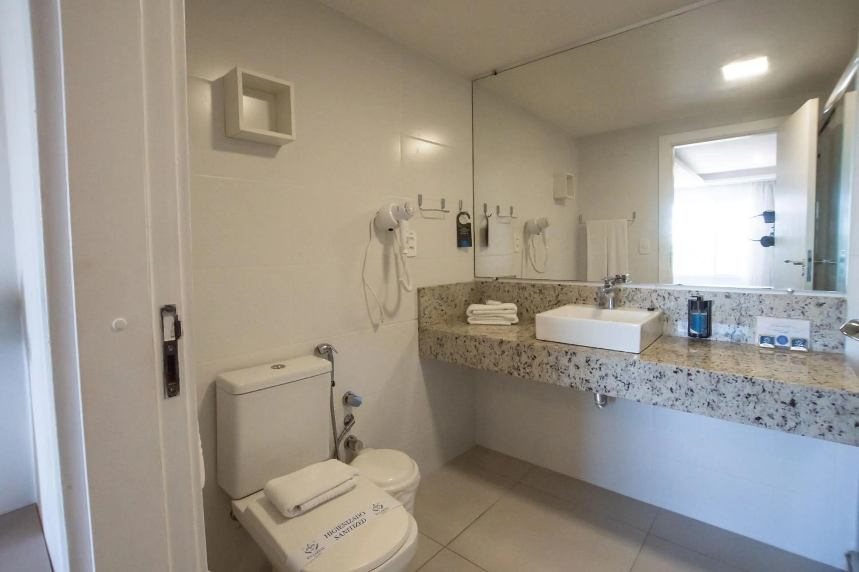 Shower in Hotel VillaReal Guaratuba - Caieiras