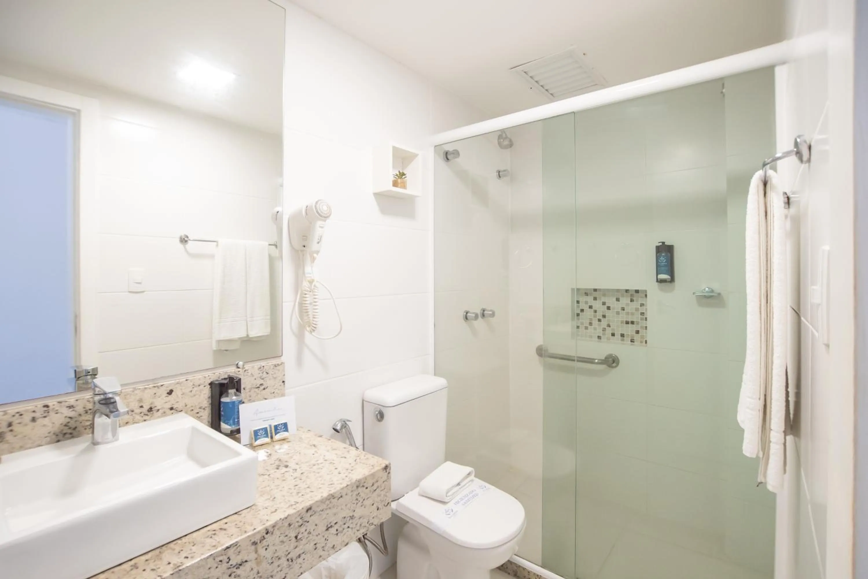 Shower in Hotel VillaReal Guaratuba - Caieiras