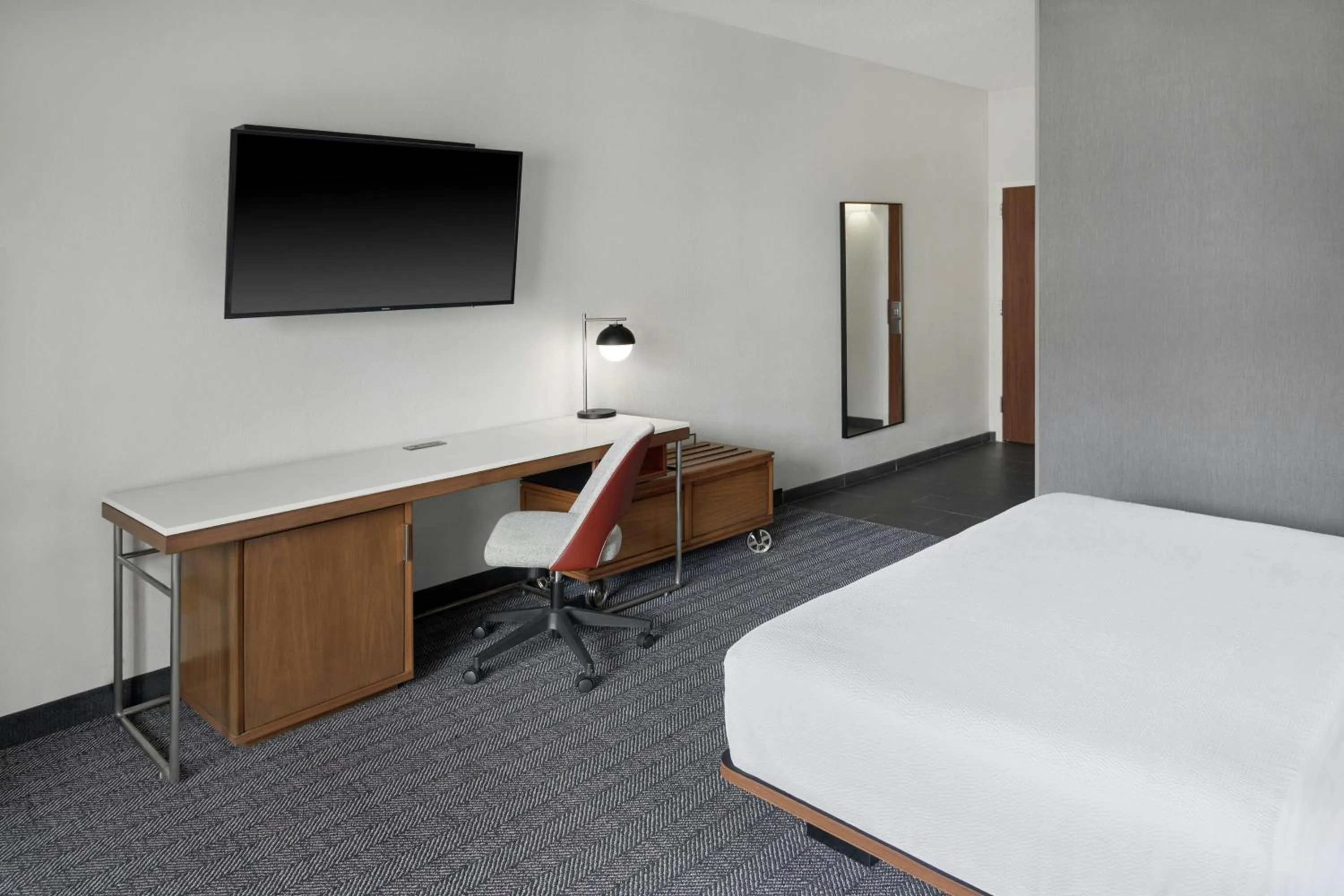 Photo of the whole room, Bed in Courtyard by Marriott Huntsville University Drive