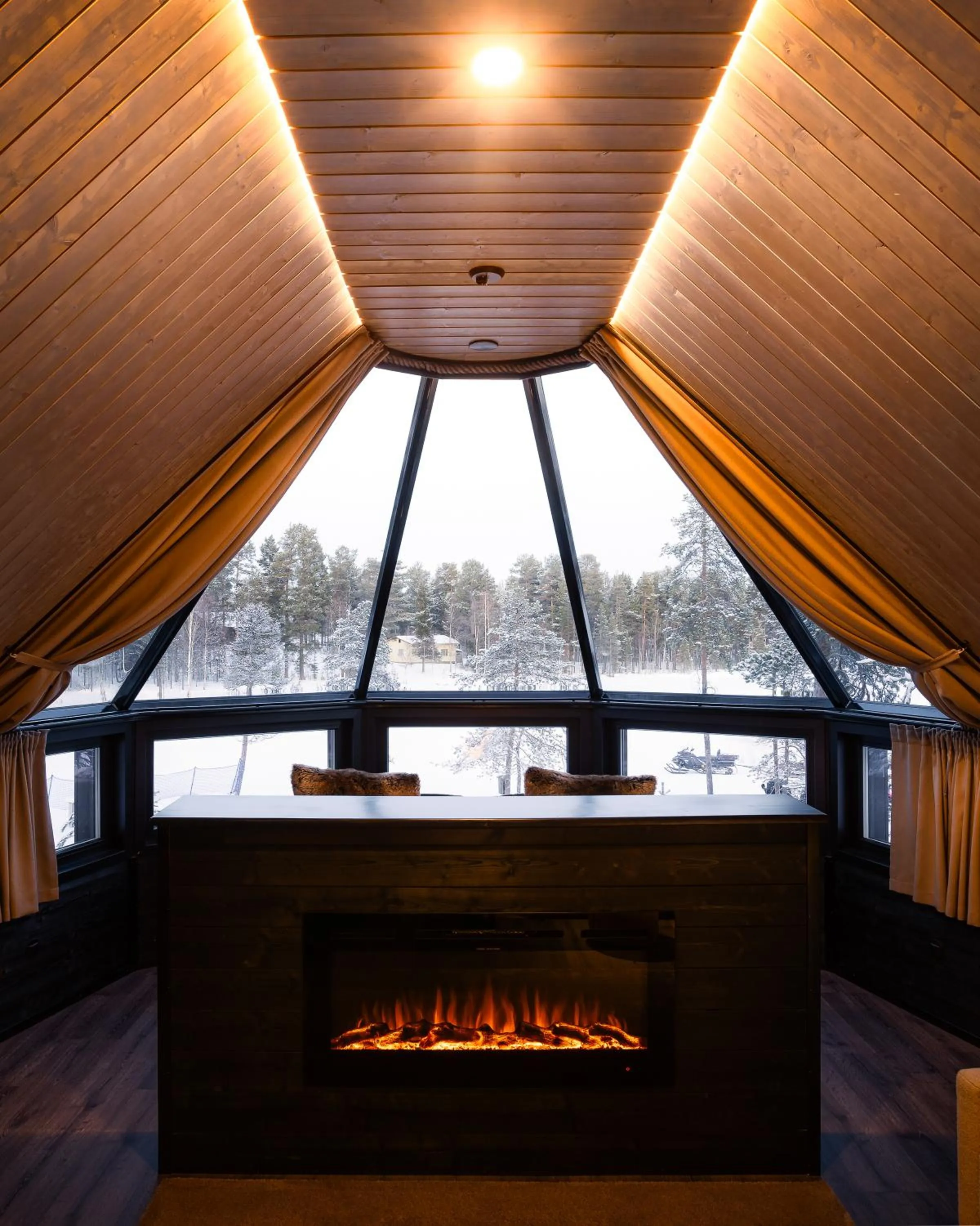 Bed in Wilderness Hotel Nellim & Igloos