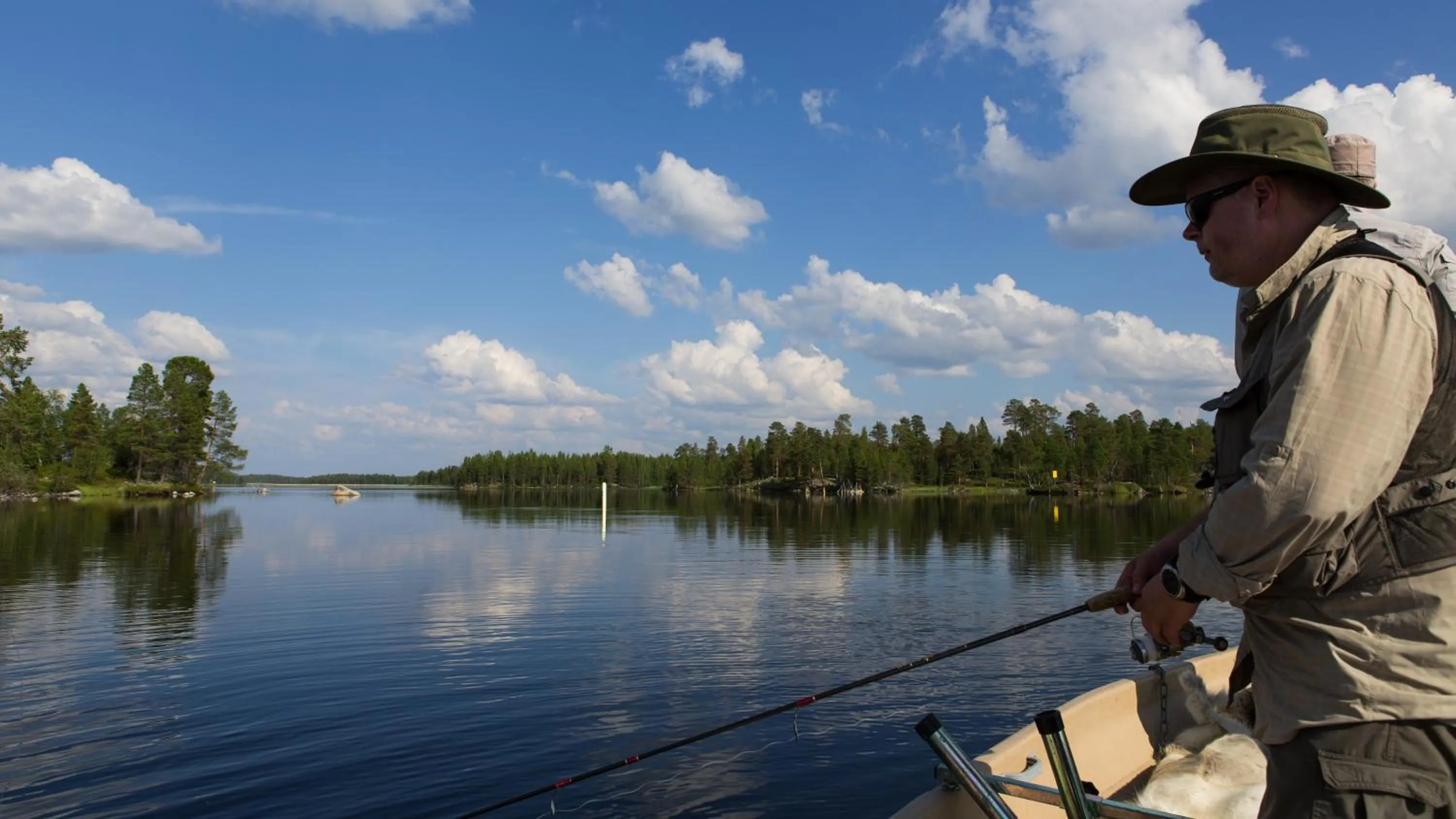 People in Wilderness Hotel Nellim & Igloos
