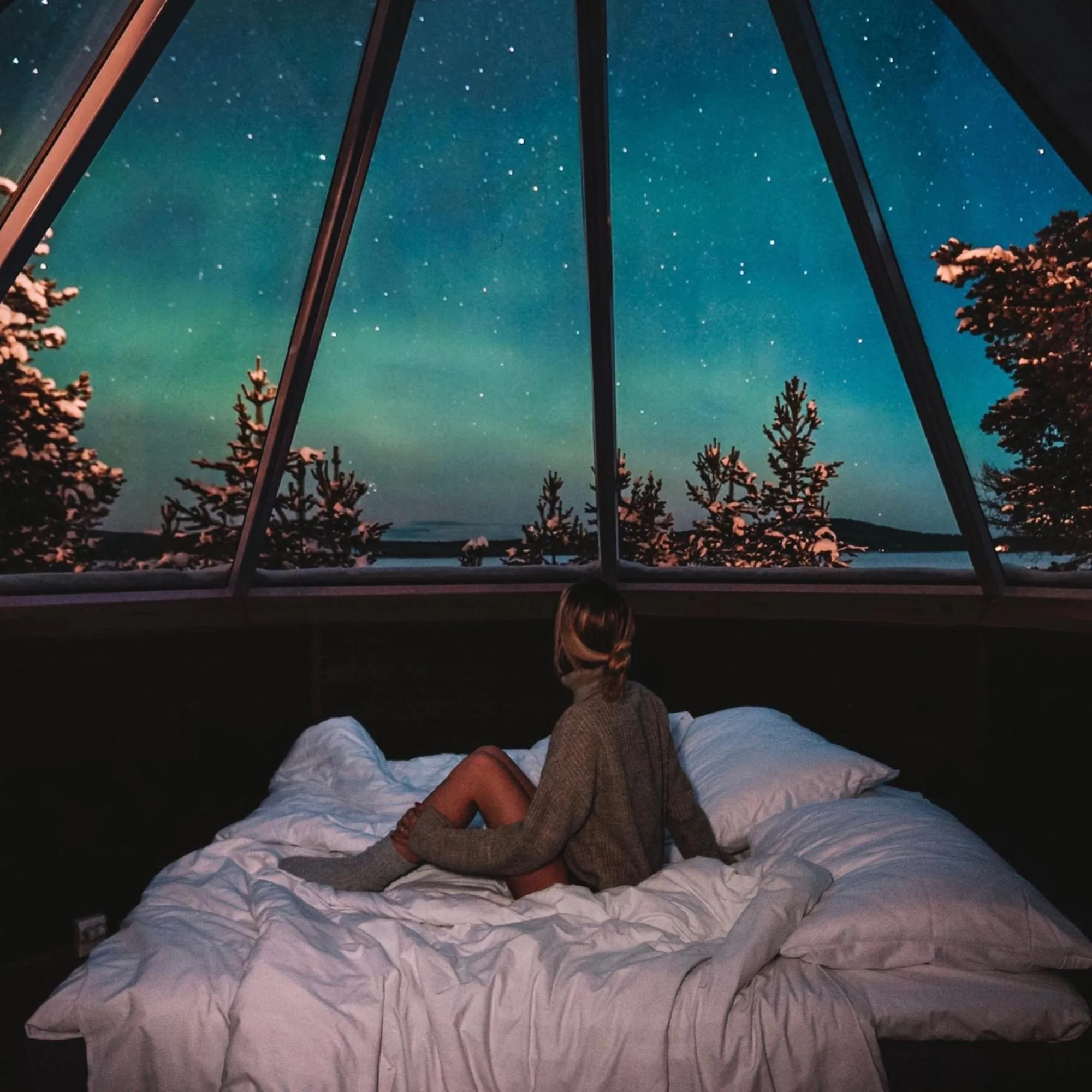 People, Bed in Wilderness Hotel Nellim & Igloos