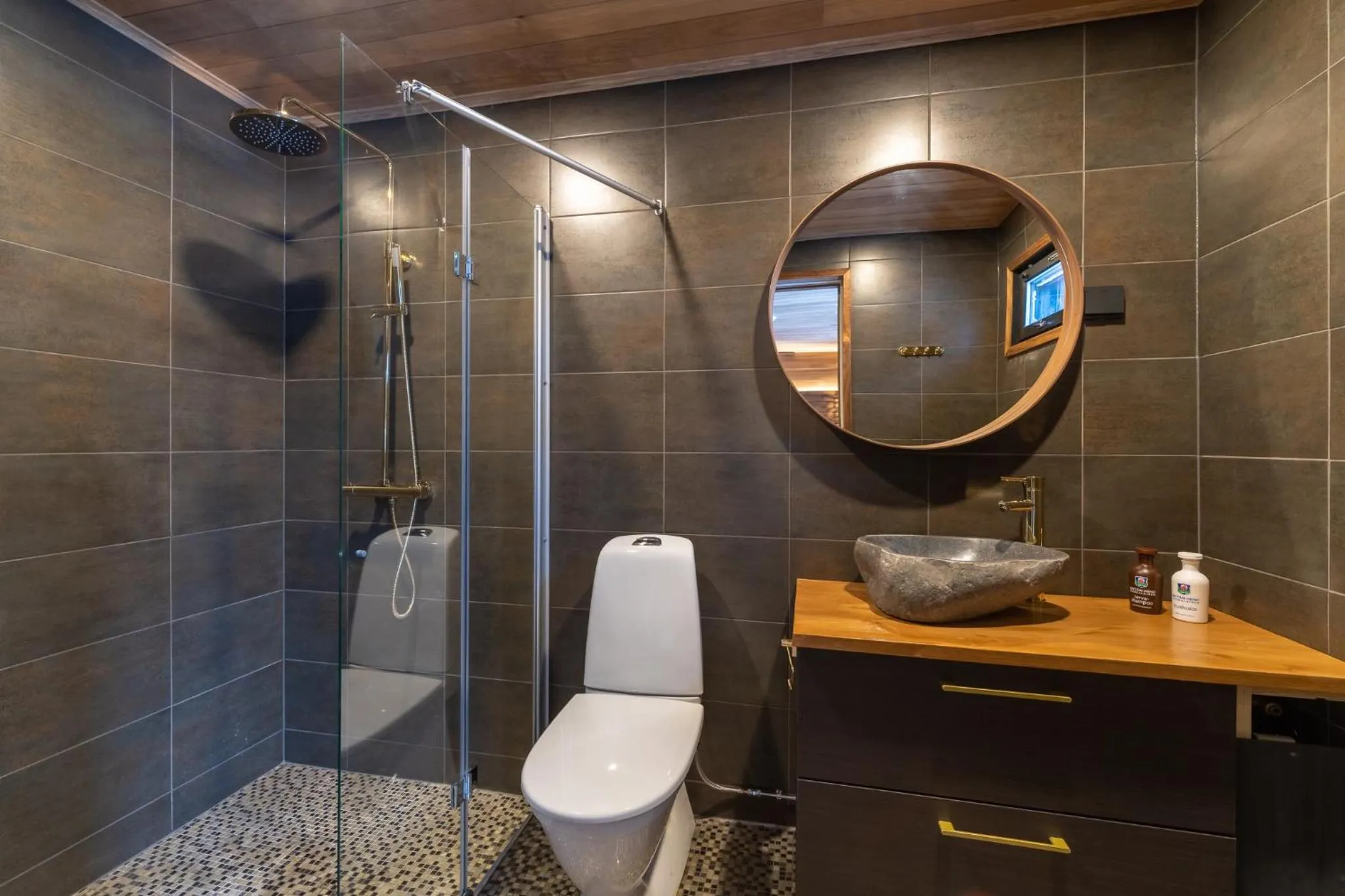 Bathroom in Wilderness Hotel Nellim & Igloos