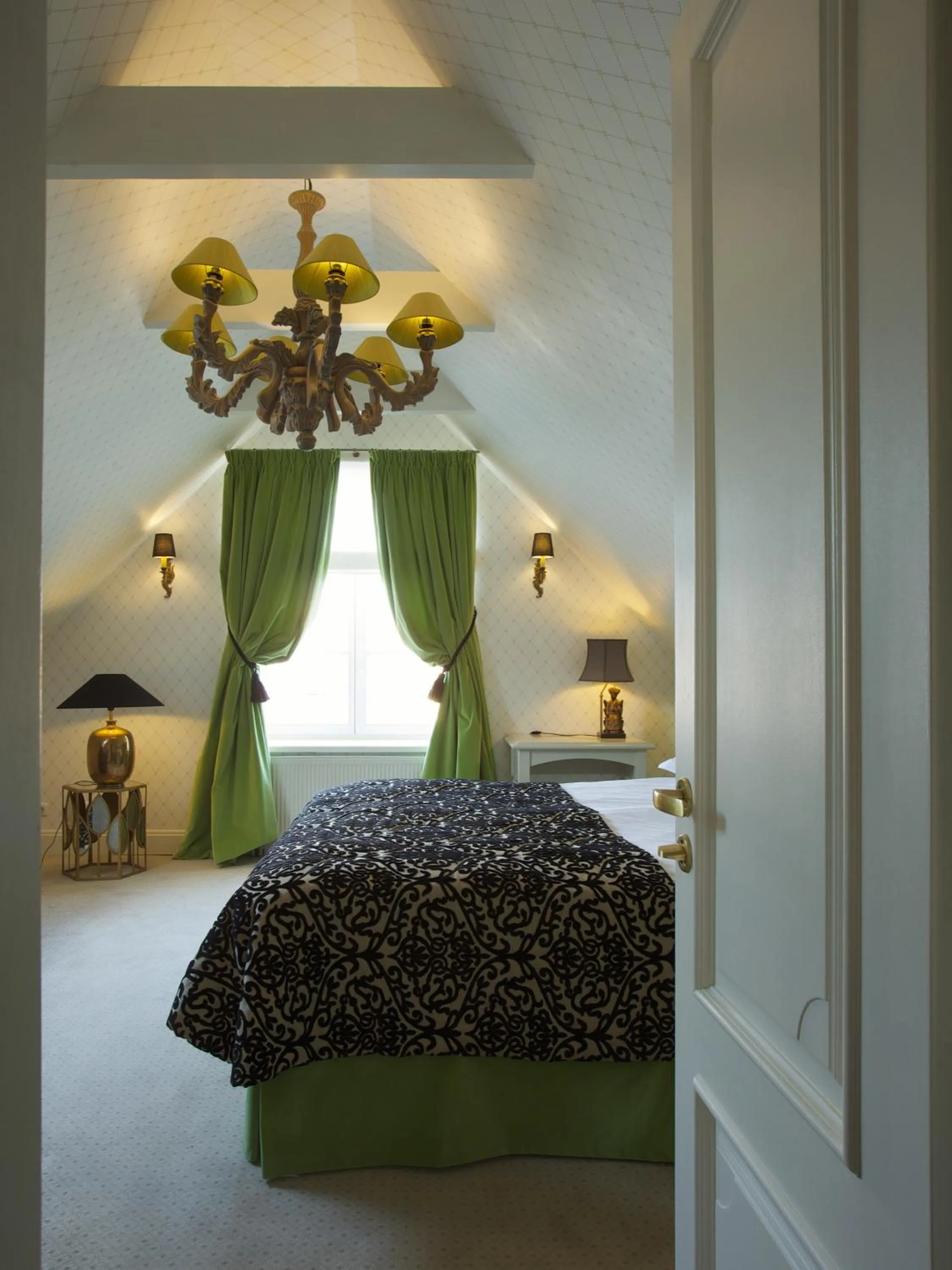 Bedroom, Bed in Hotel Apia