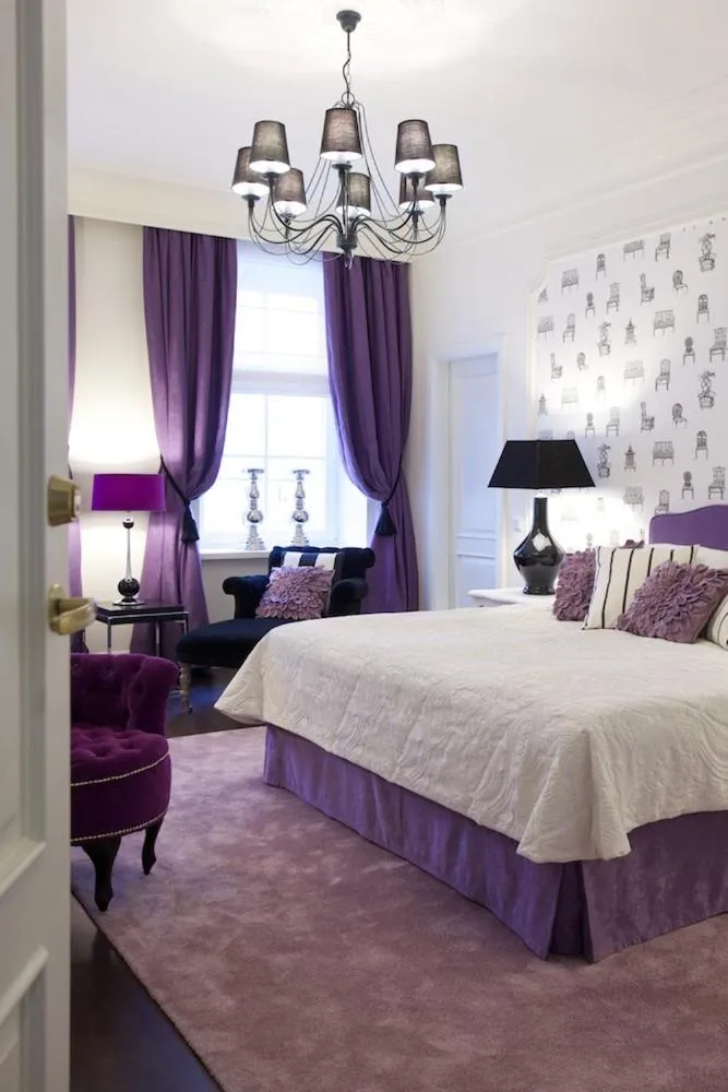 Decorative detail, Bed in Hotel Apia