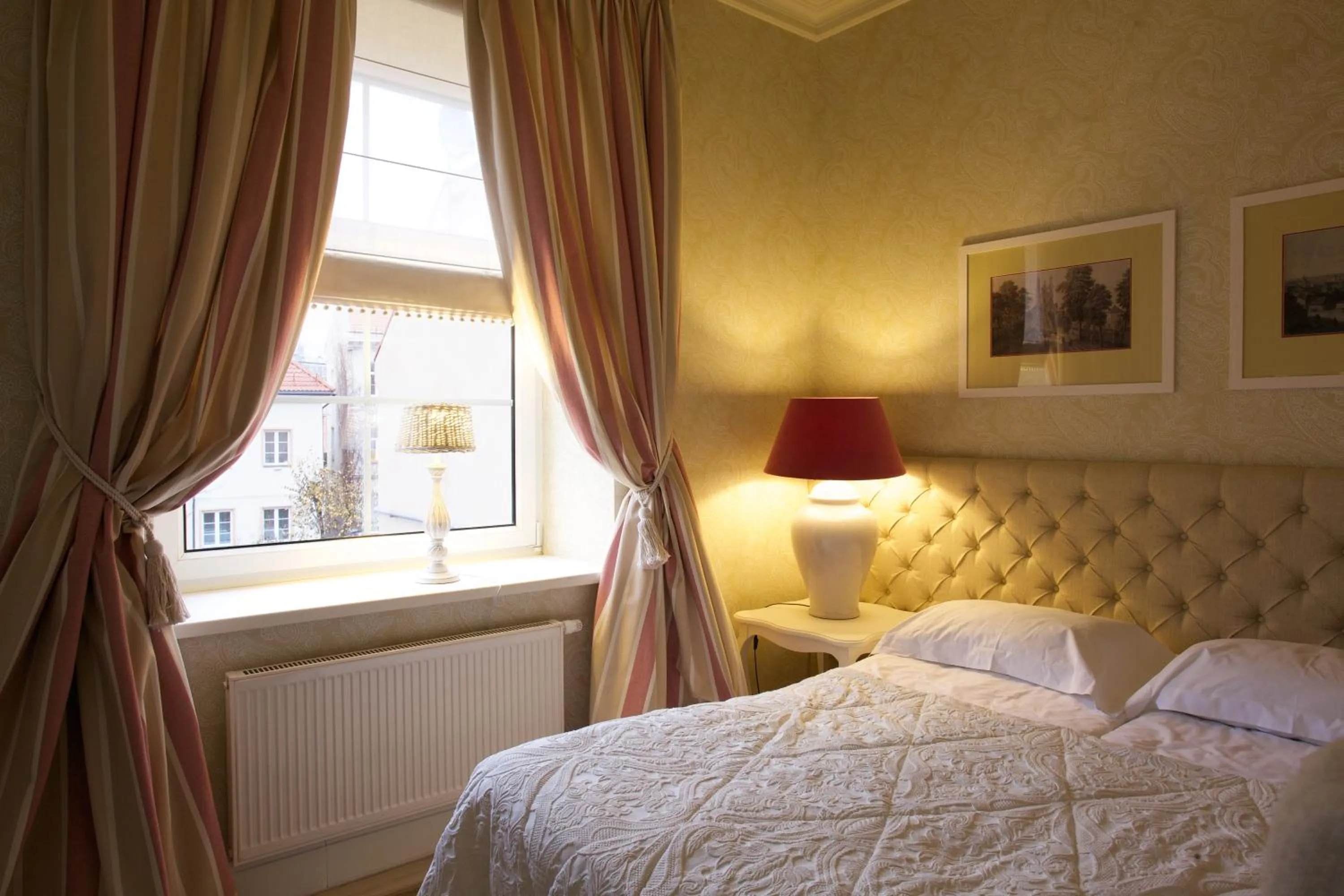 Photo of the whole room, Bed in Hotel Apia