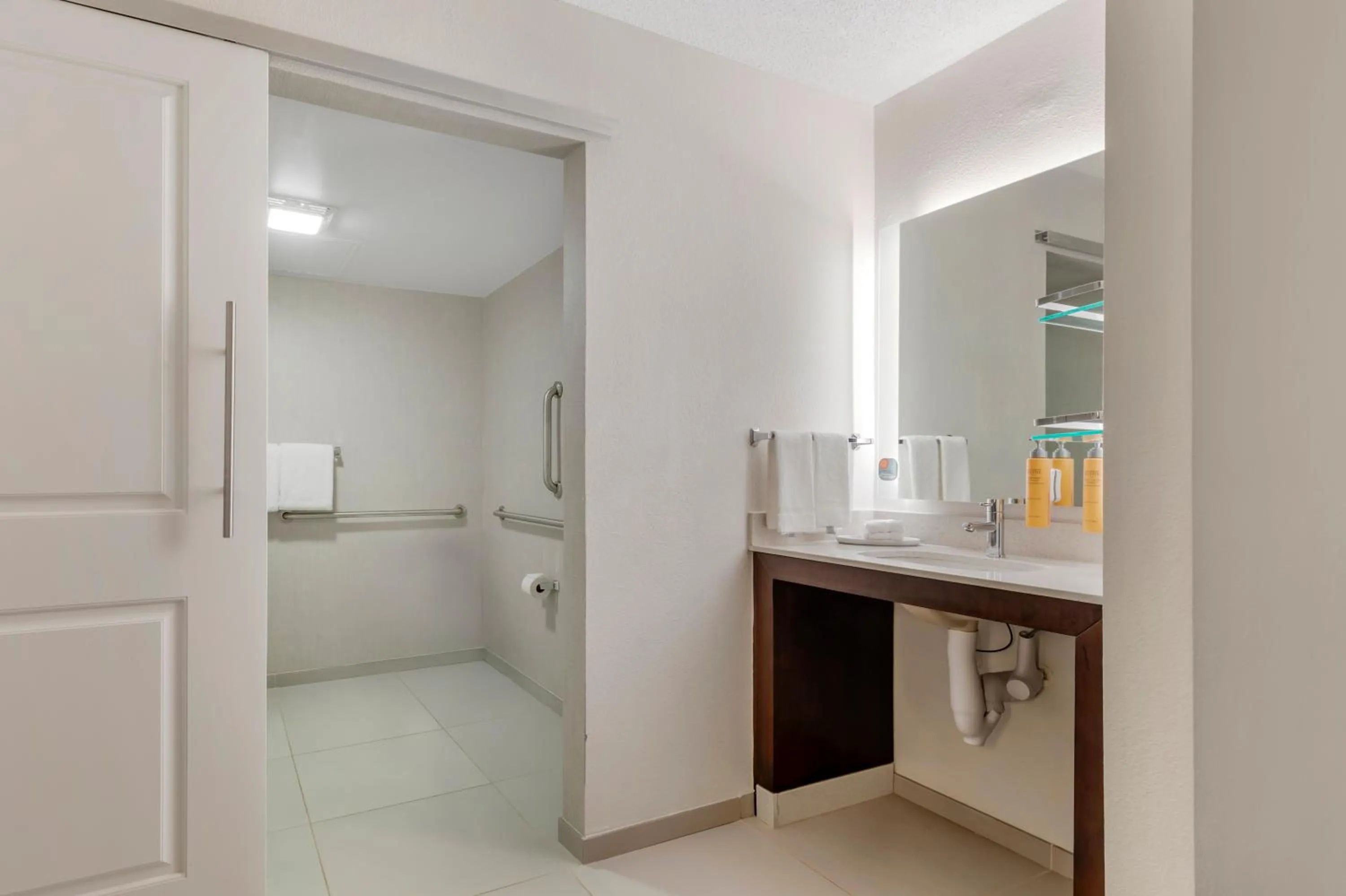 Bathroom in Sonesta ES Suites Fairfax Fair Lakes