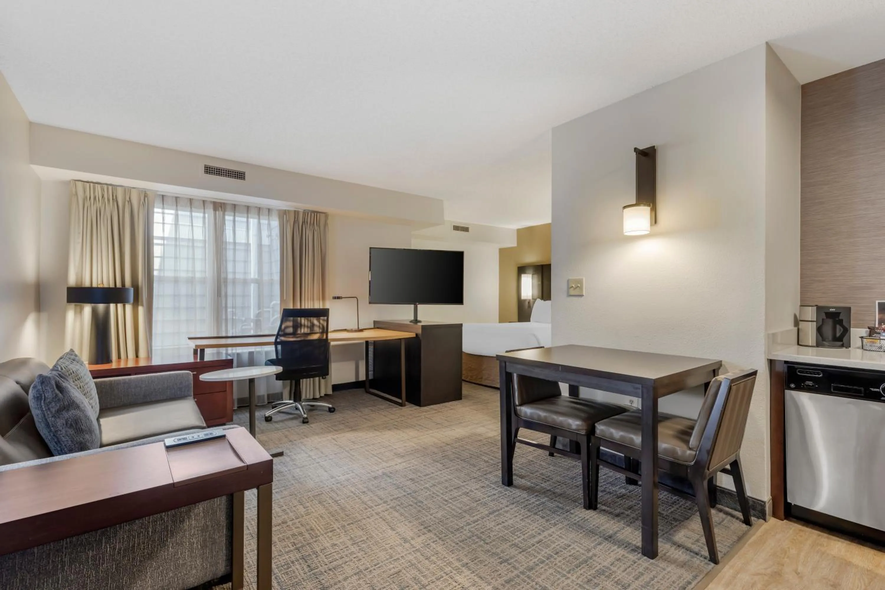 Living room in Sonesta ES Suites Fairfax Fair Lakes