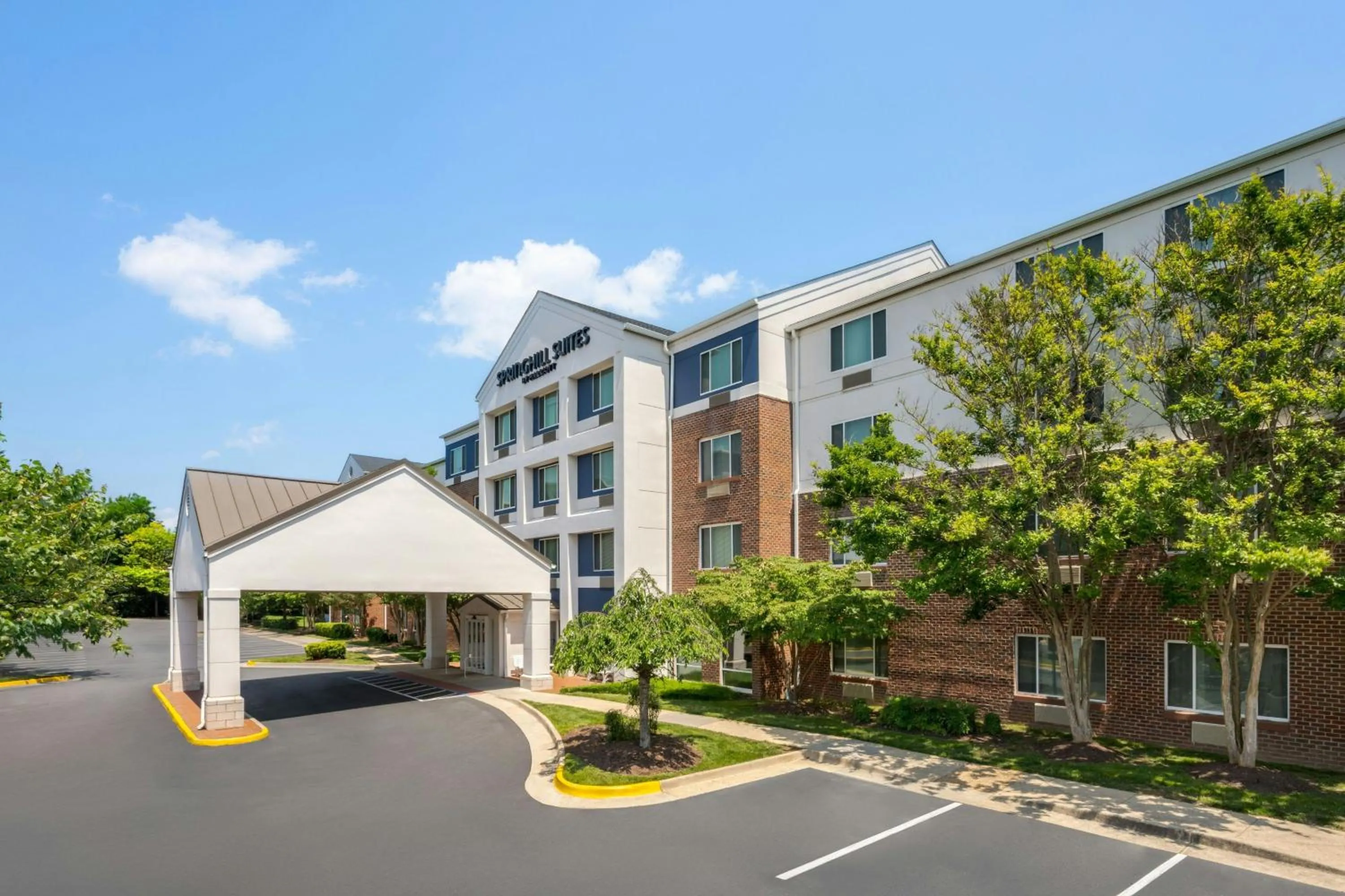 Property building in SpringHill Suites Herndon Reston