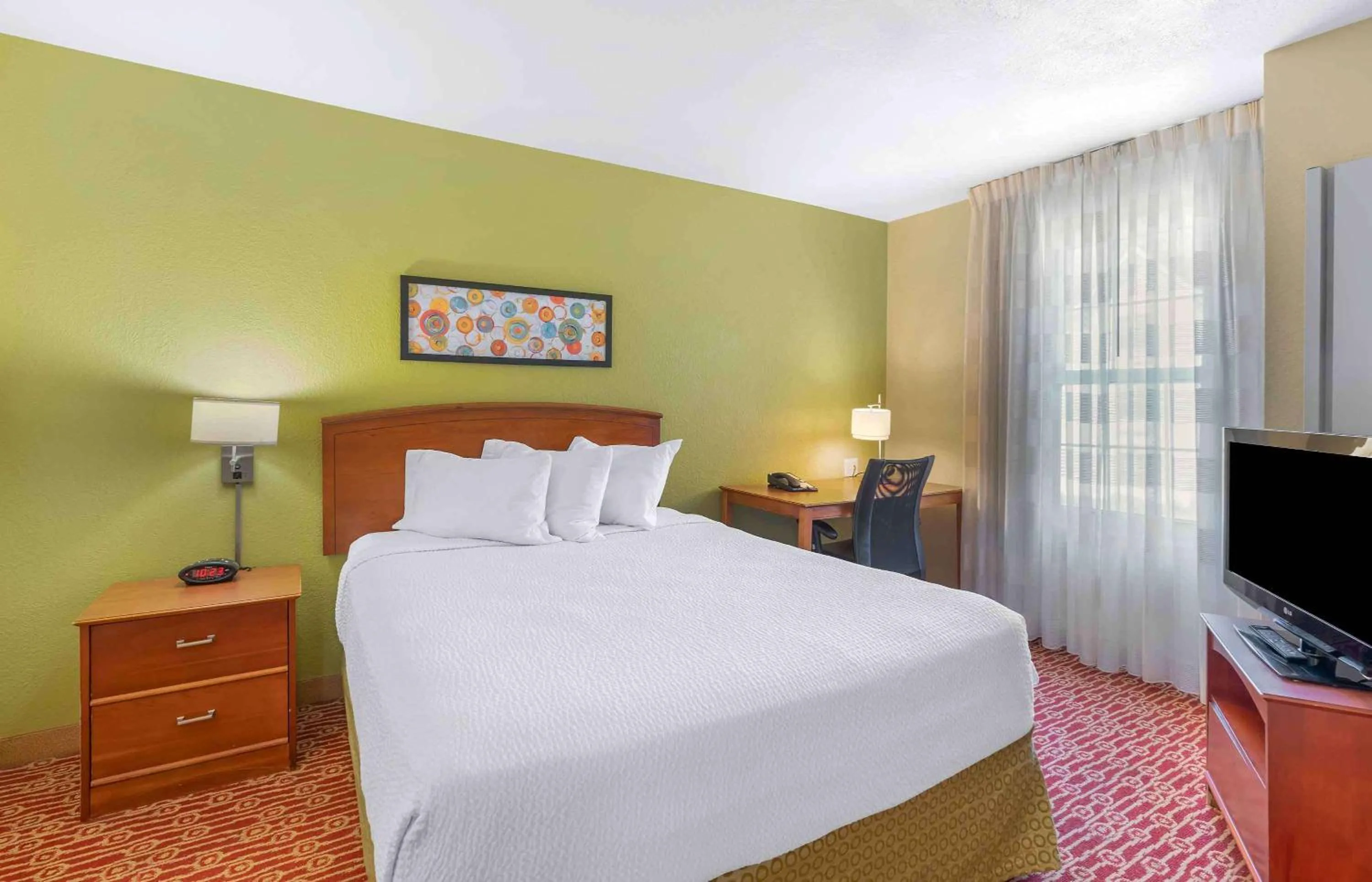 Bedroom, Bed in Extended Stay America Suites - Chantilly - Dulles