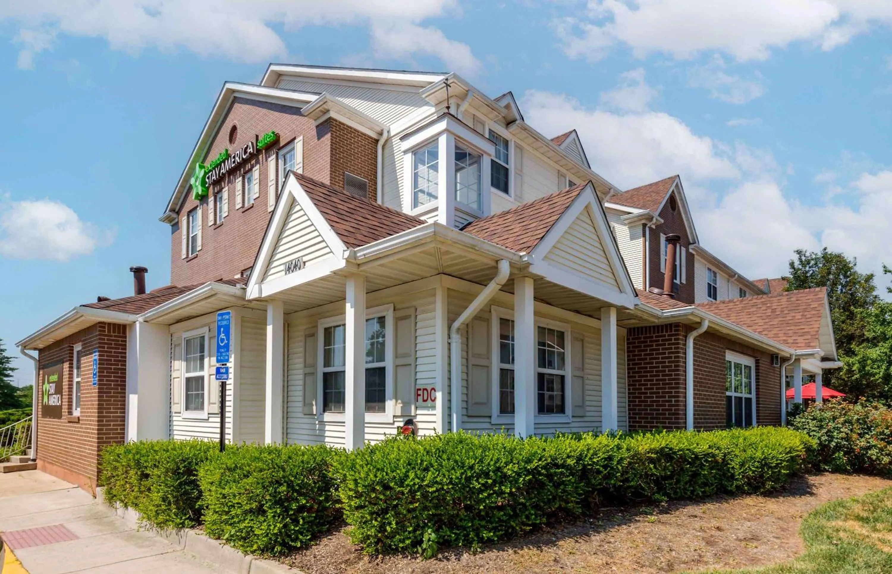 Property building in Extended Stay America Suites - Chantilly - Dulles