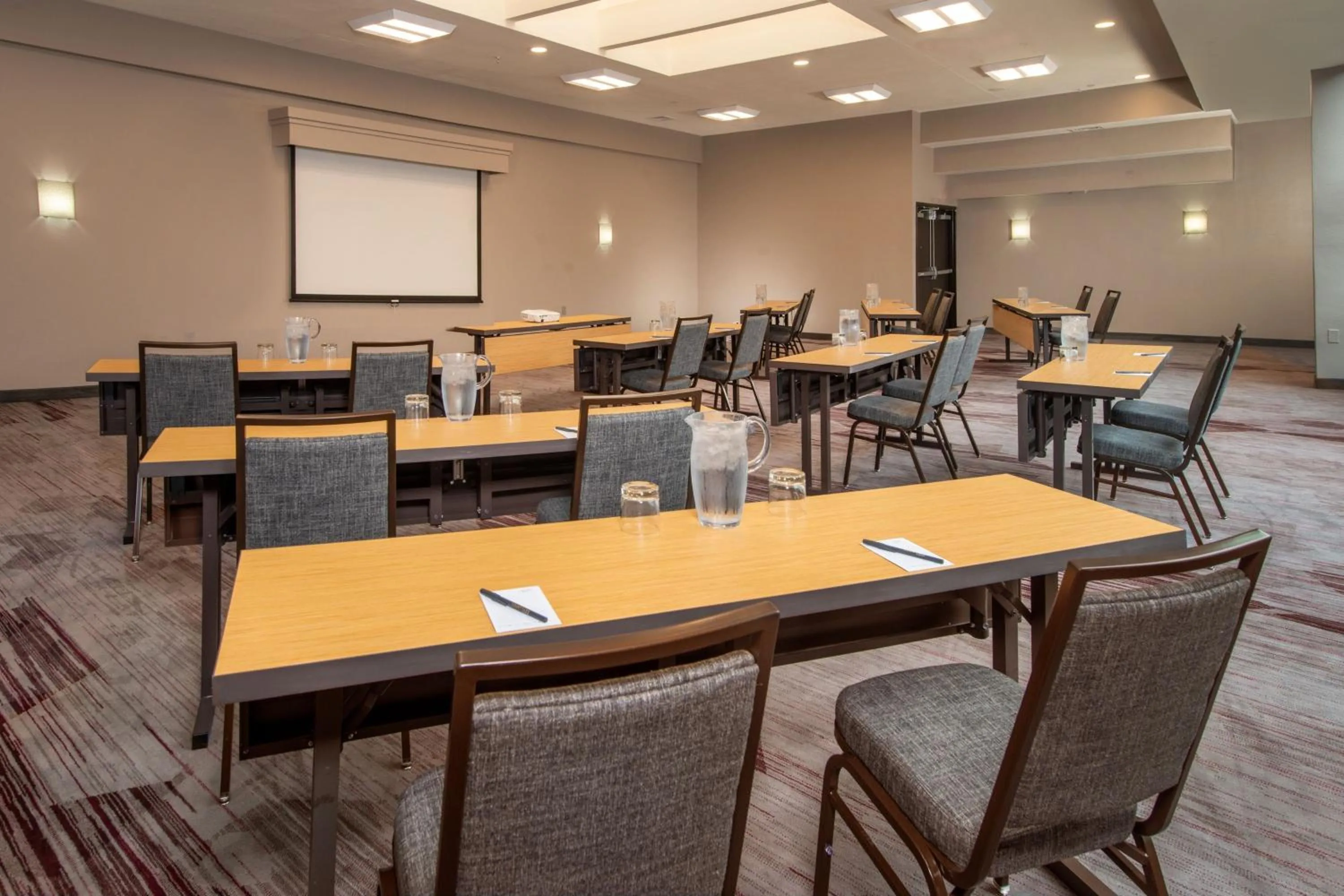Meeting/conference room in Courtyard by Marriott Dulles Airport Herndon/Reston
