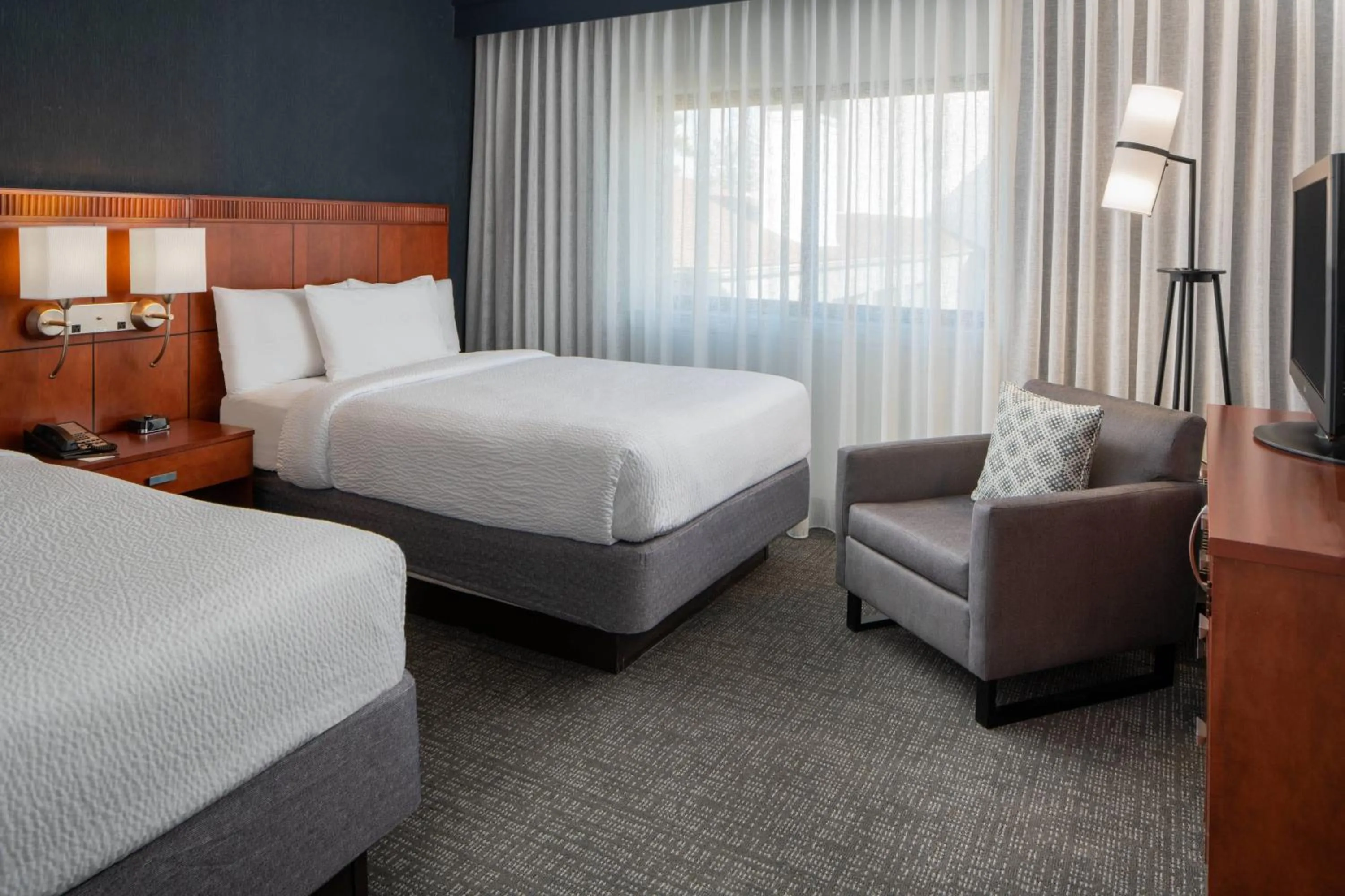 Bedroom, Bed in Courtyard by Marriott Dulles Airport Herndon/Reston