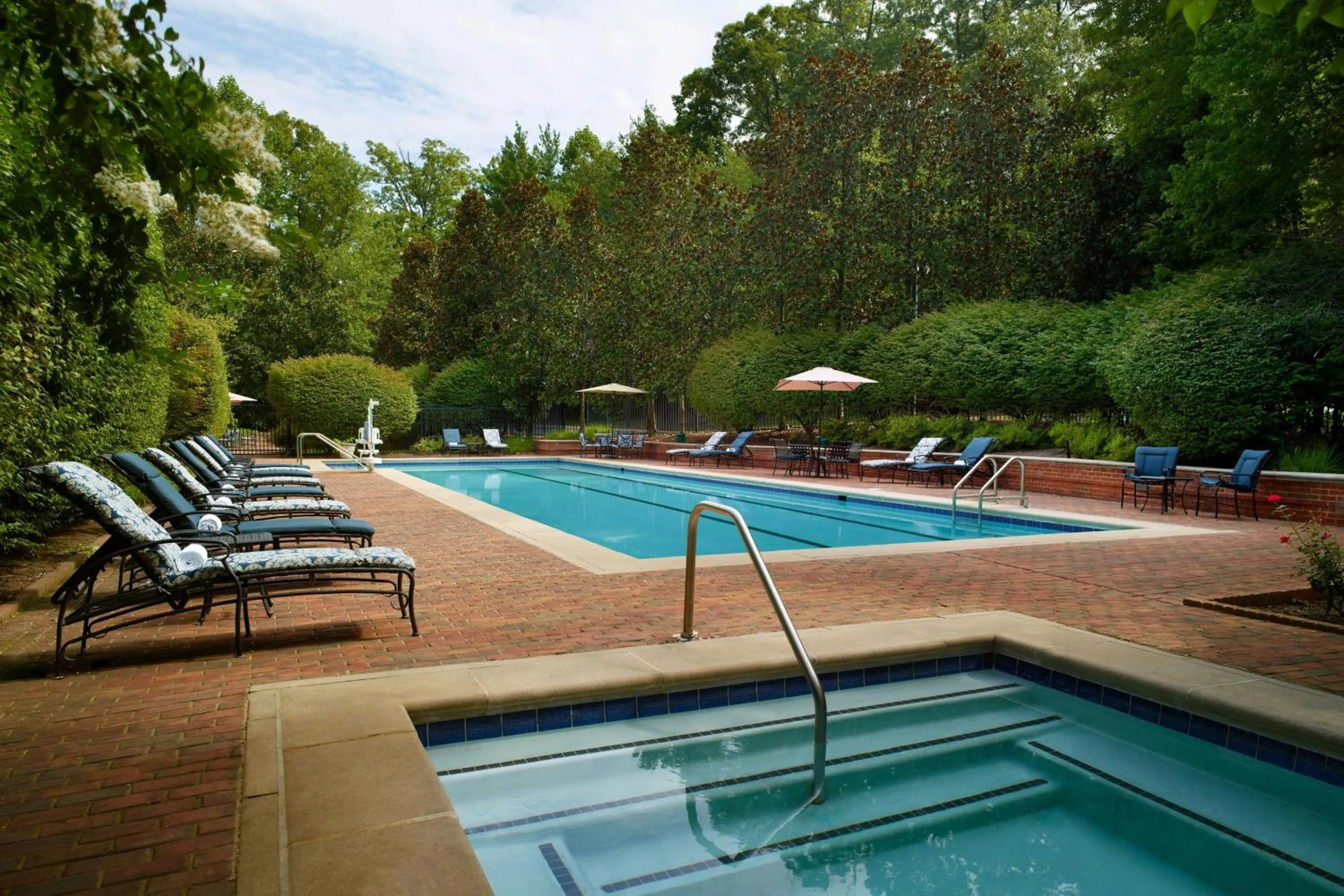 Swimming pool in Westfields Marriott Washington Dulles