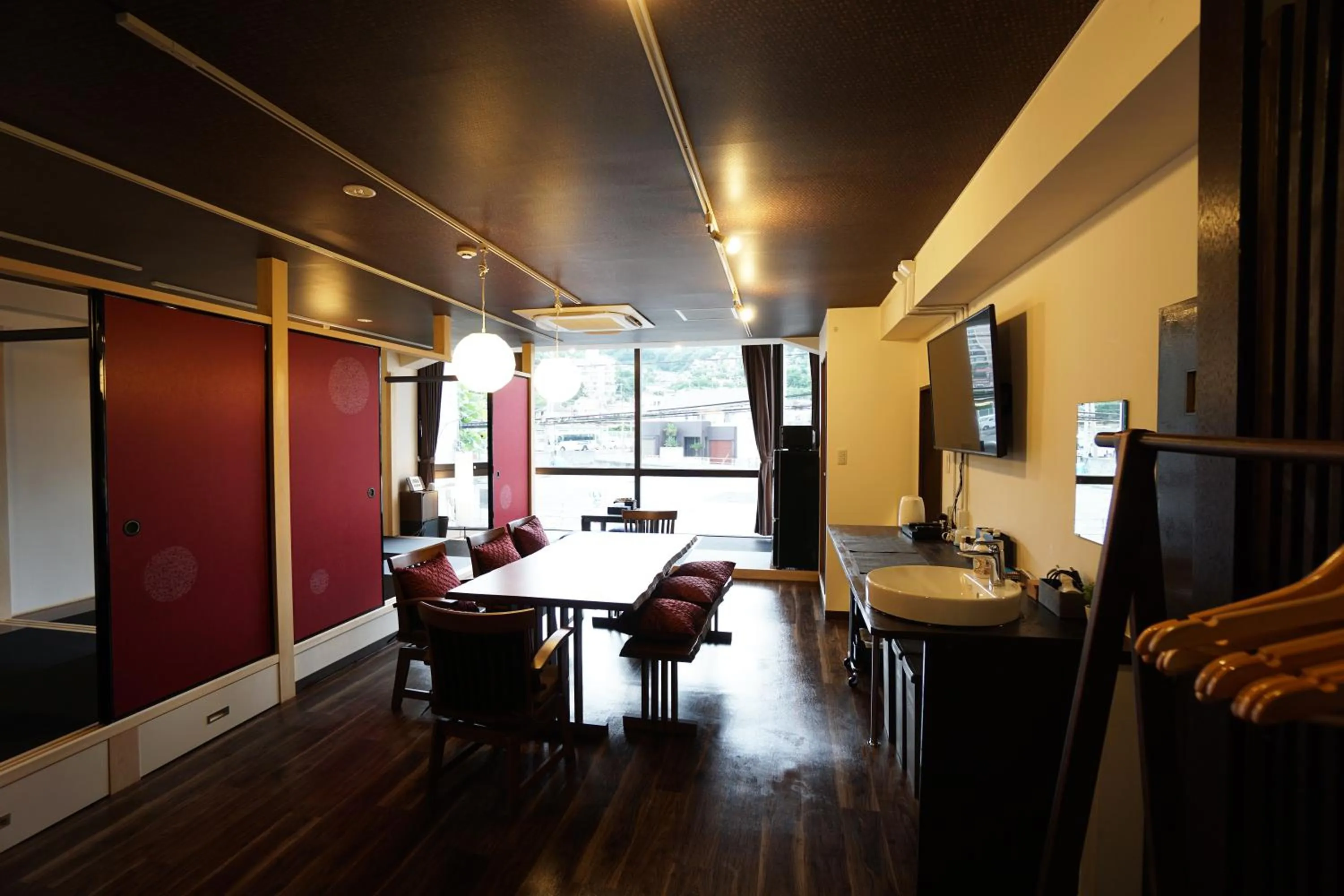 Photo of the whole room in Izu no Ie UNO