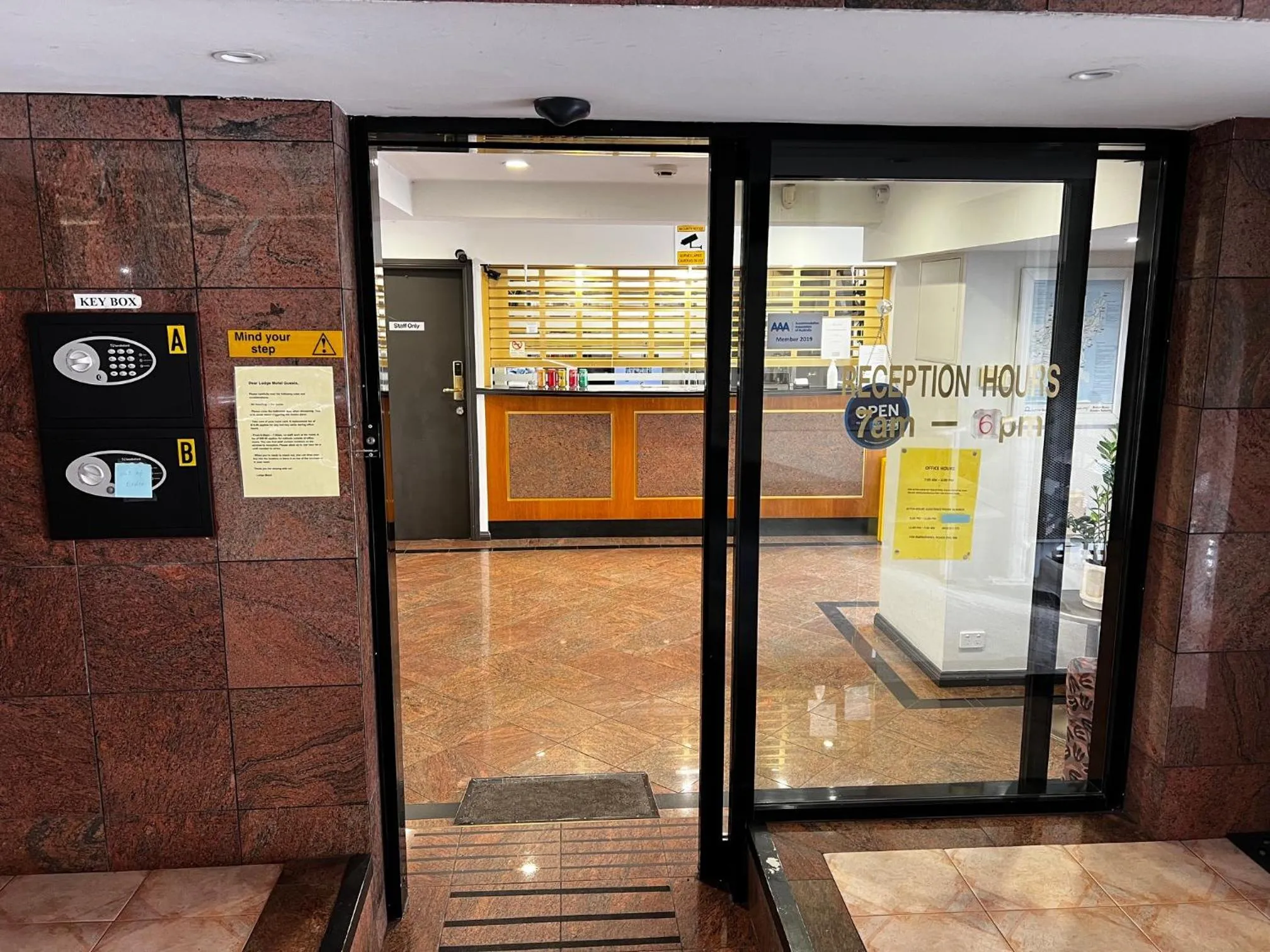 Property building in Edgecliff Lodge Motel