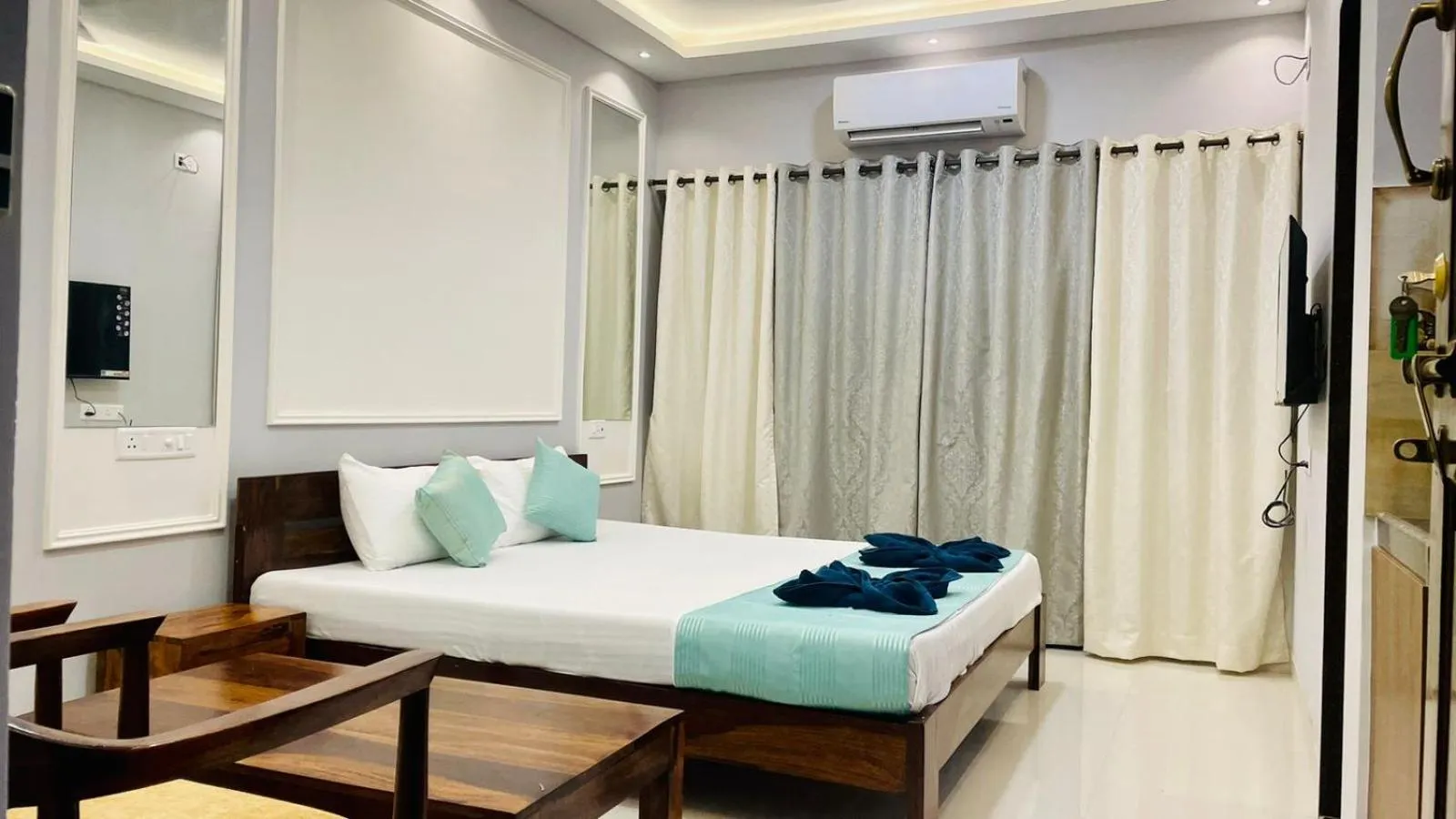 Bed in Monarch Suites