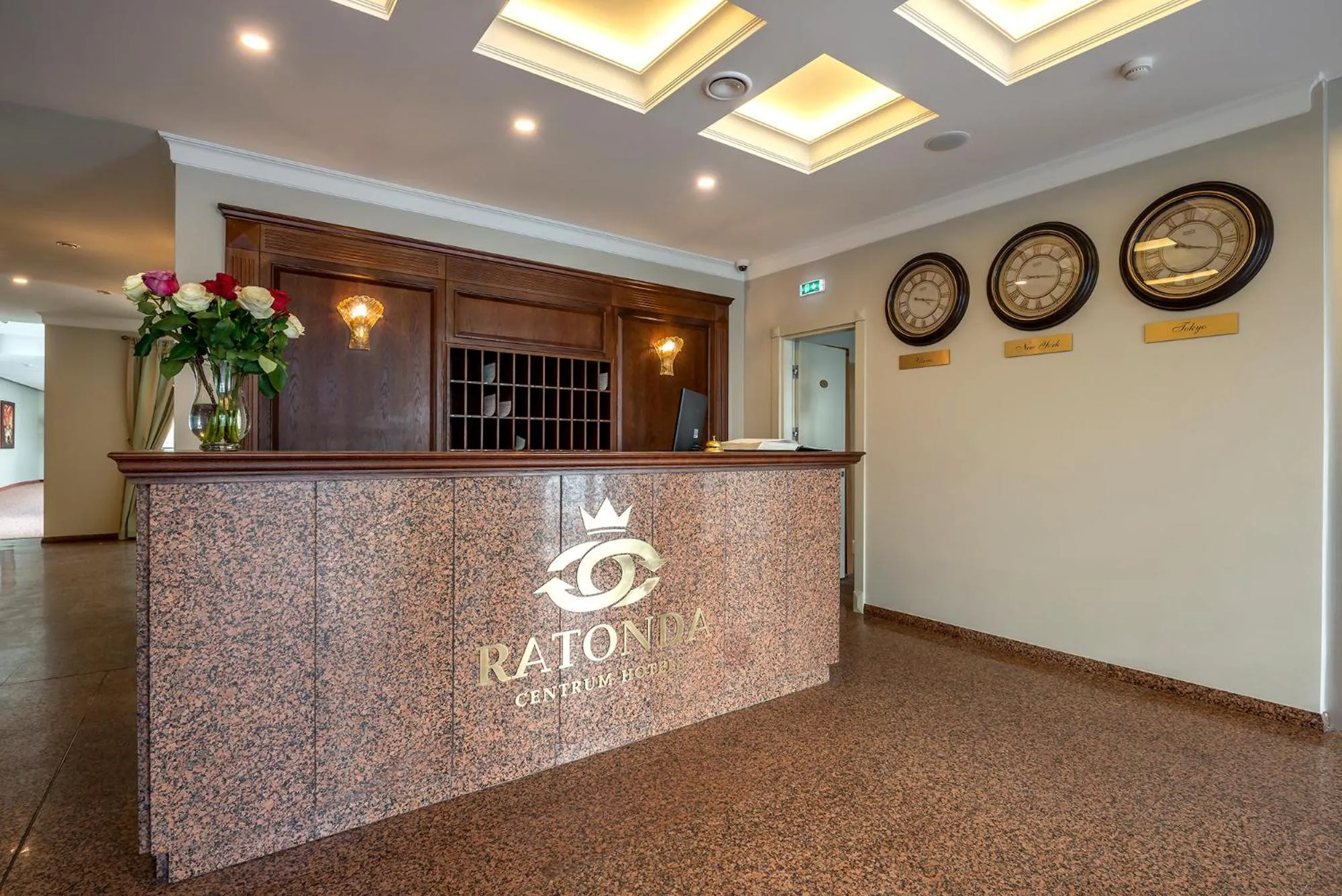 Lobby or reception in Ratonda Centrum Hotels