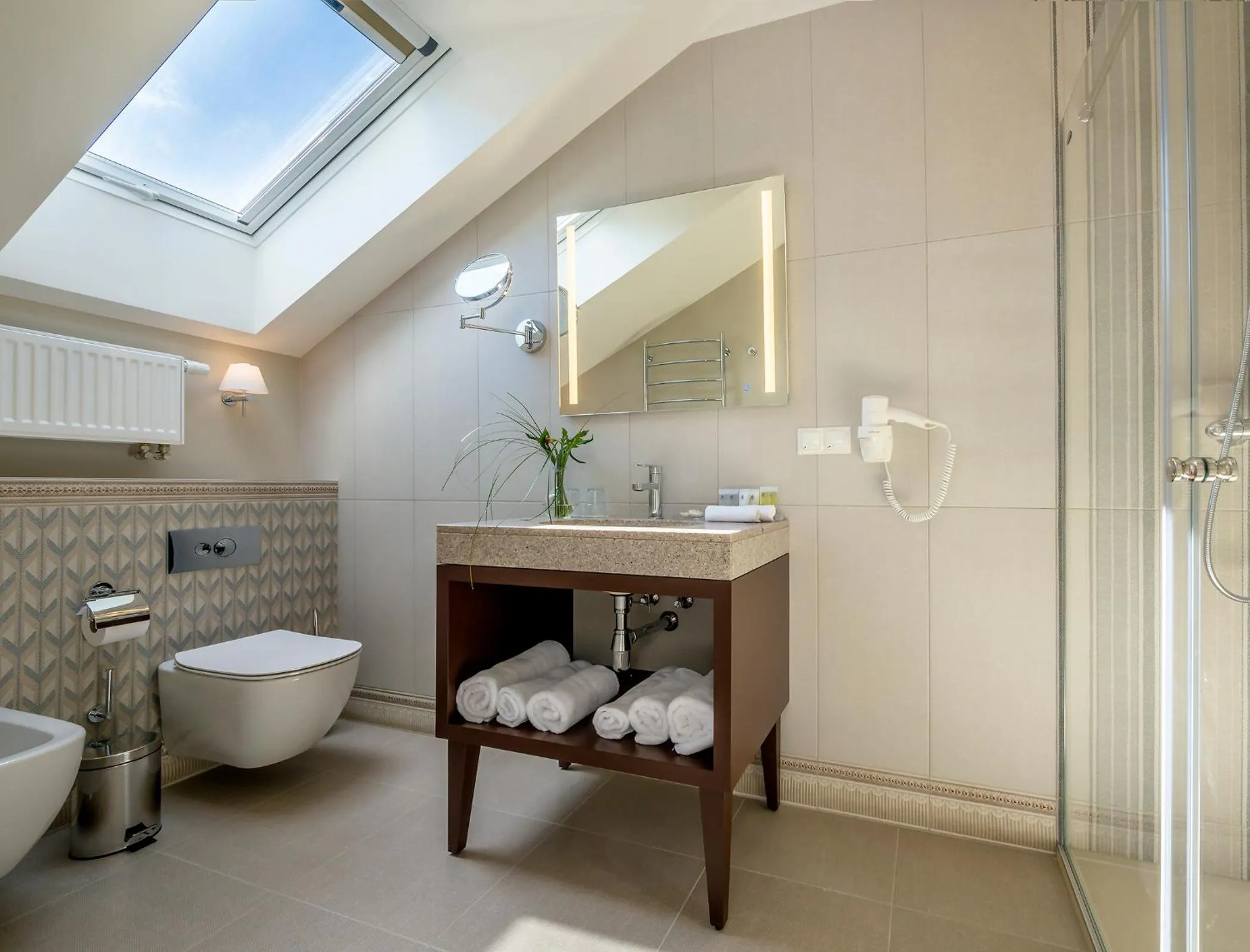 Shower in Ratonda Centrum Hotels