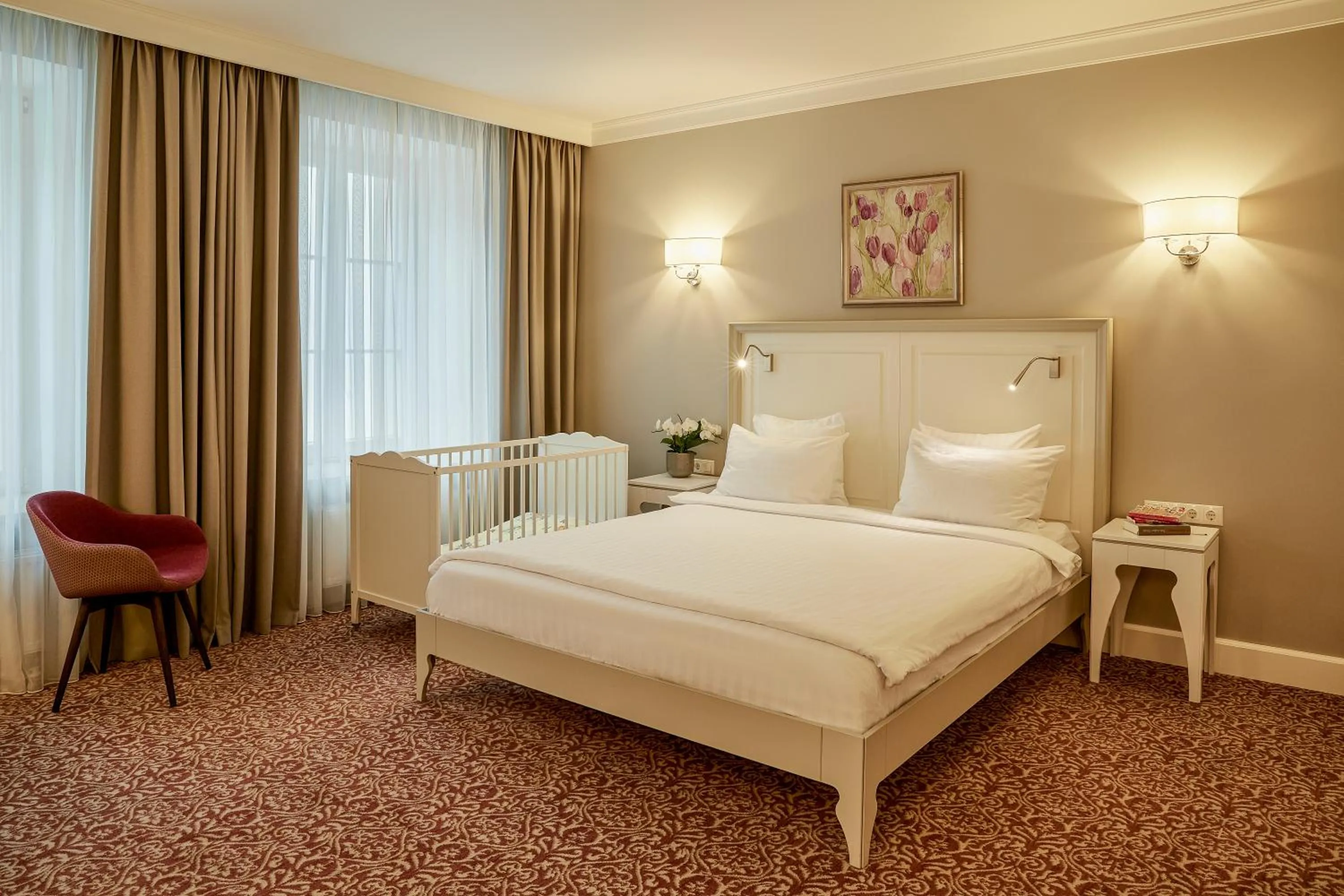 Photo of the whole room, Bed in Ratonda Centrum Hotels