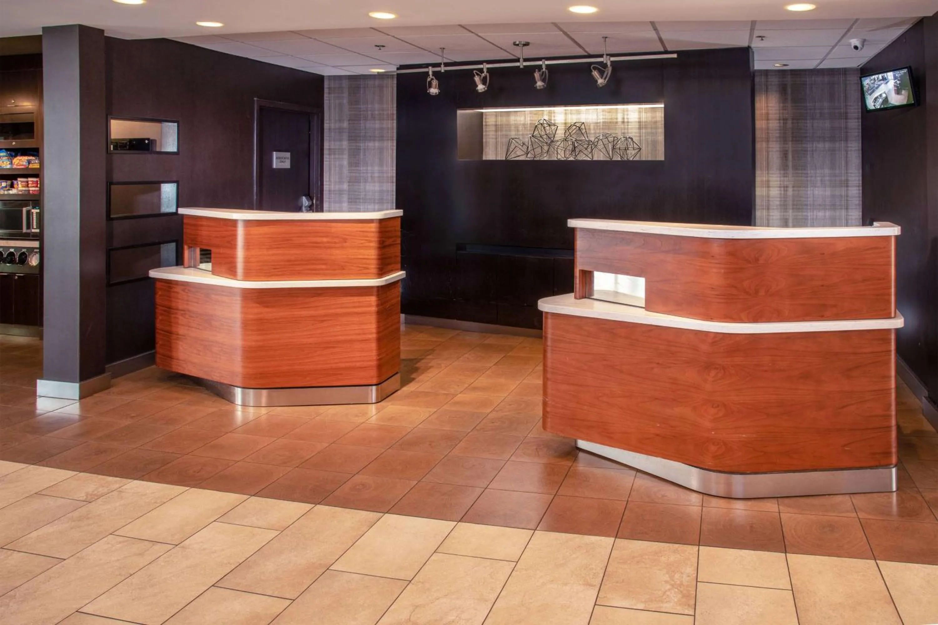 Lobby or reception in Sonesta Select Newark Christiana Mall