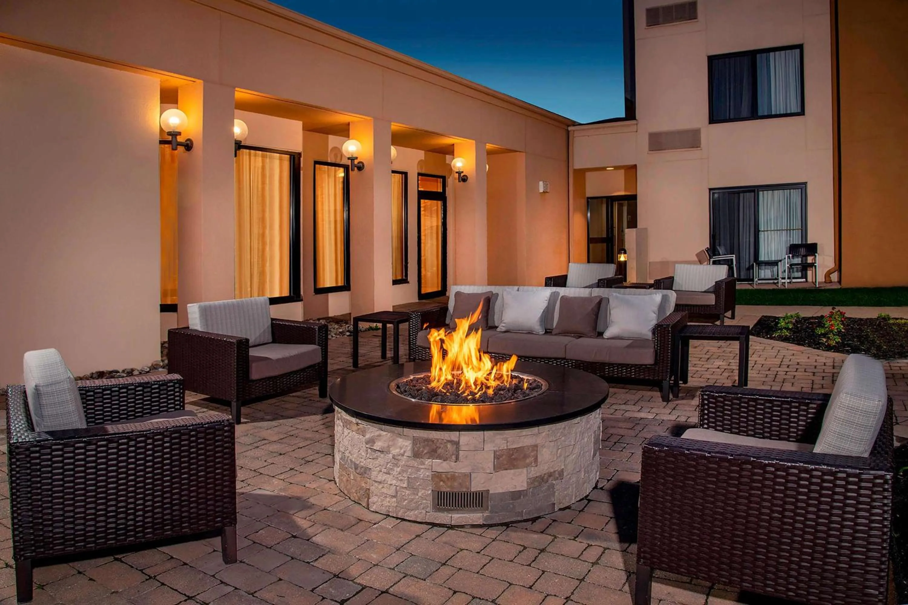 Patio in Sonesta Select Newark Christiana Mall