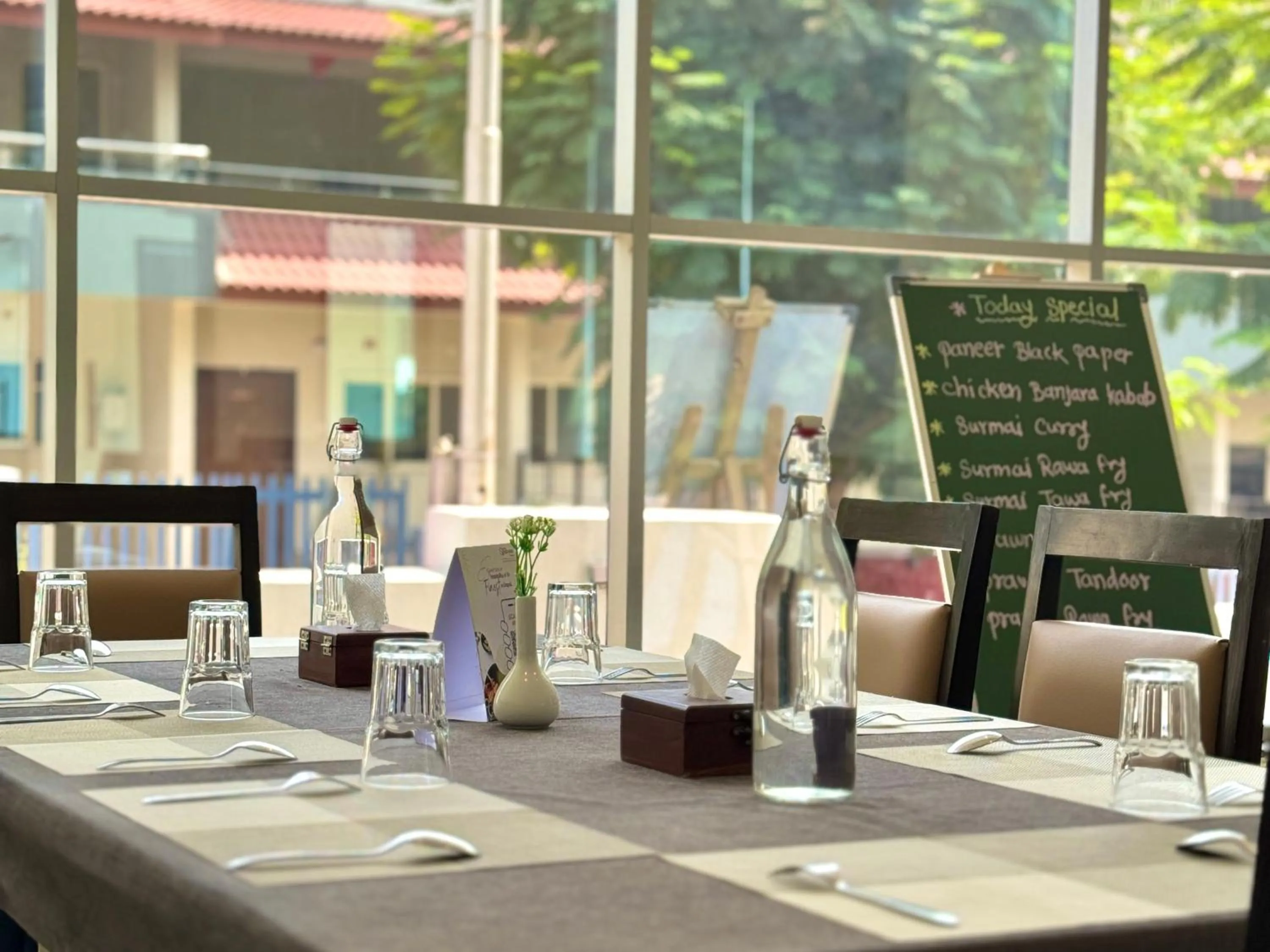 Restaurant/places to eat in Hotel Sadhana Executive