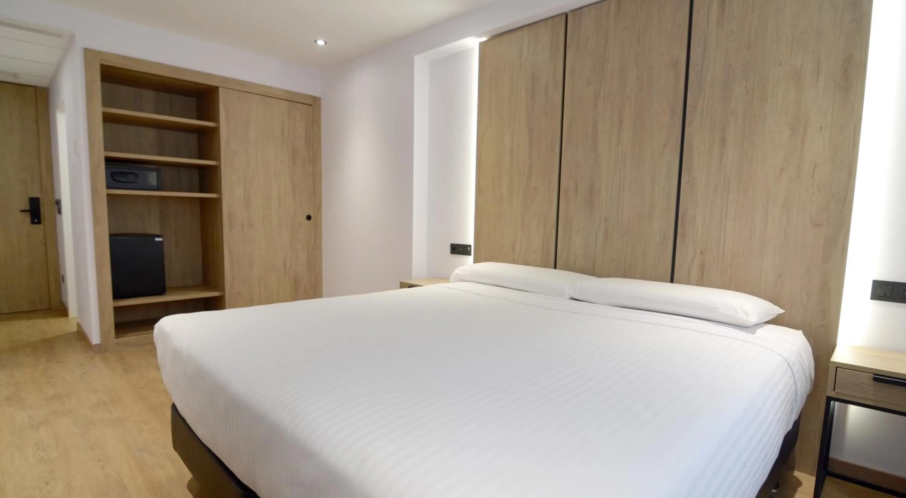 Photo of the whole room, Bed in UVE Marcenado