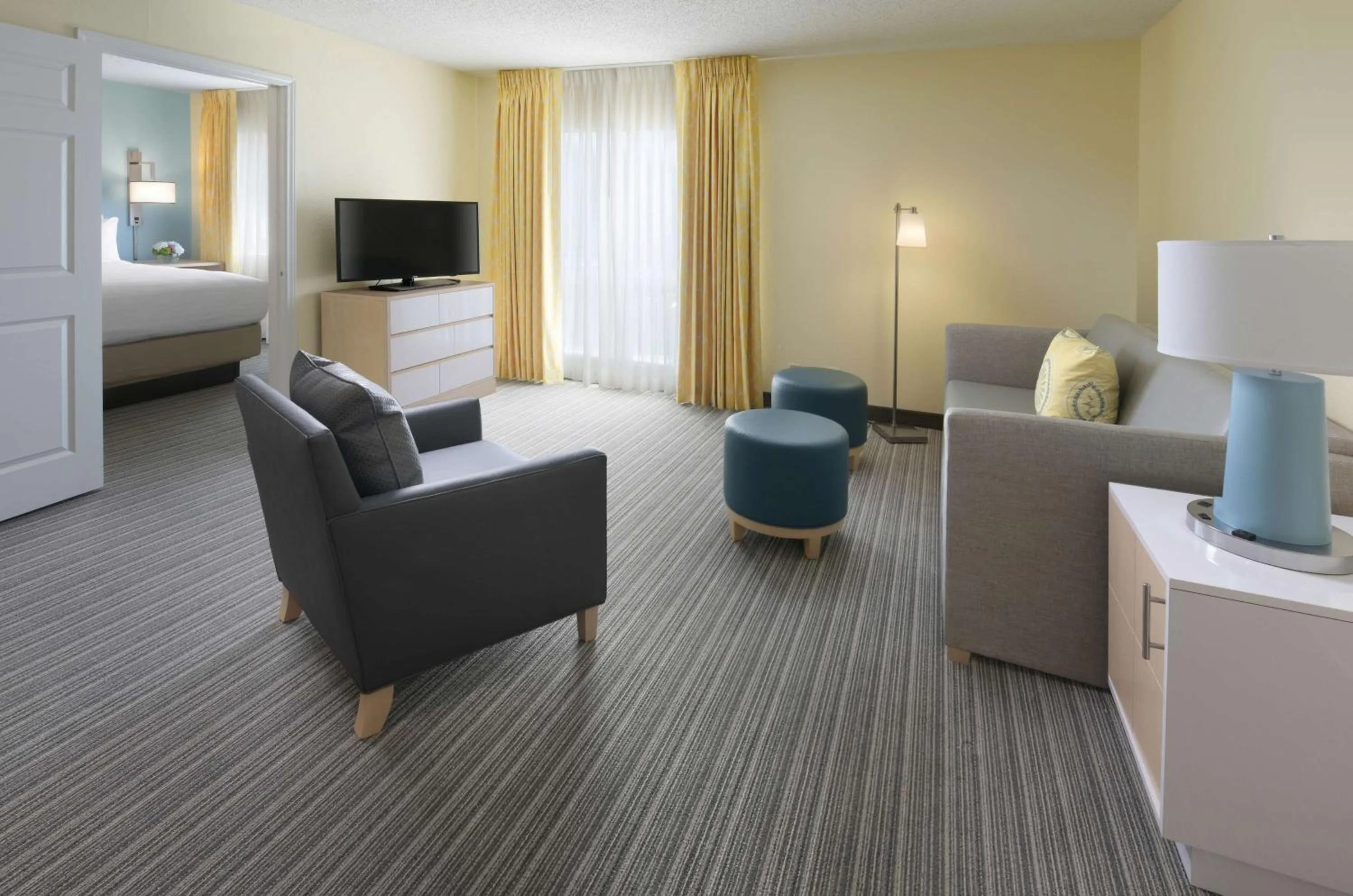 Photo of the whole room, Bed in Sonesta ES Suites Wilmington - Newark