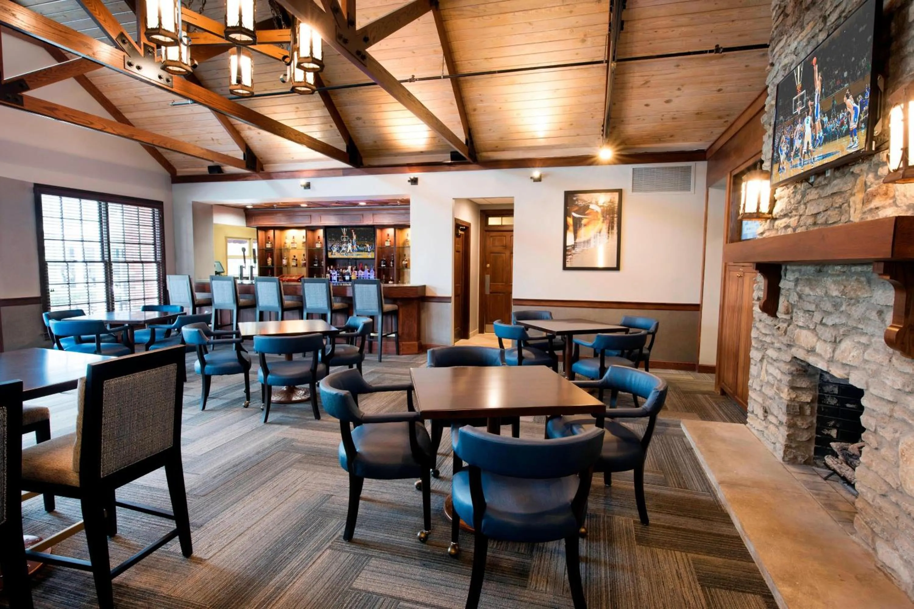 Lounge or bar in Marriott Lexington Griffin Gate Golf Resort & Spa