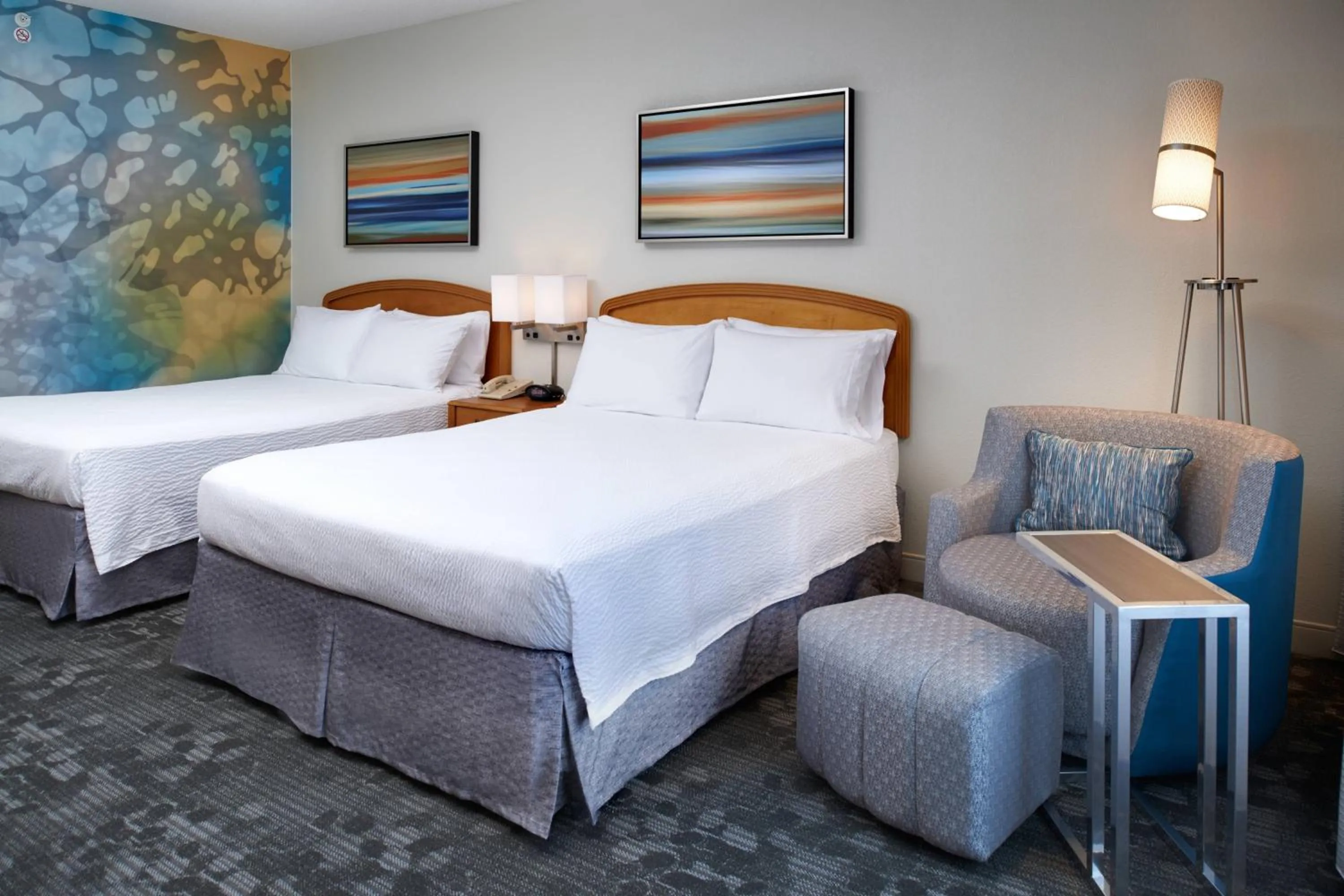 Photo of the whole room, Bed in Courtyard Kansas City Overland Park / Convention Center