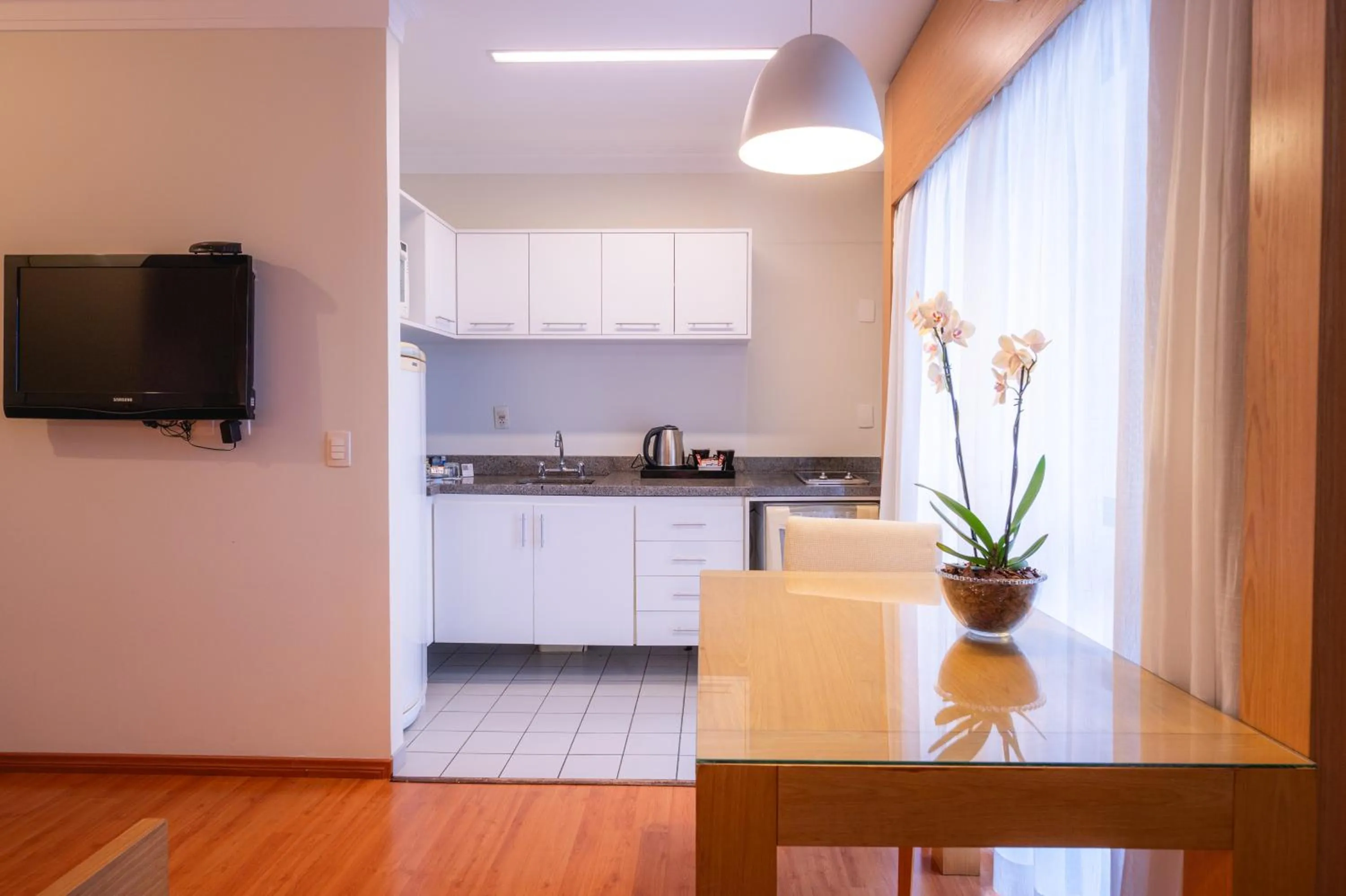 TV and multimedia in eSuítes Congonhas by Atlantica