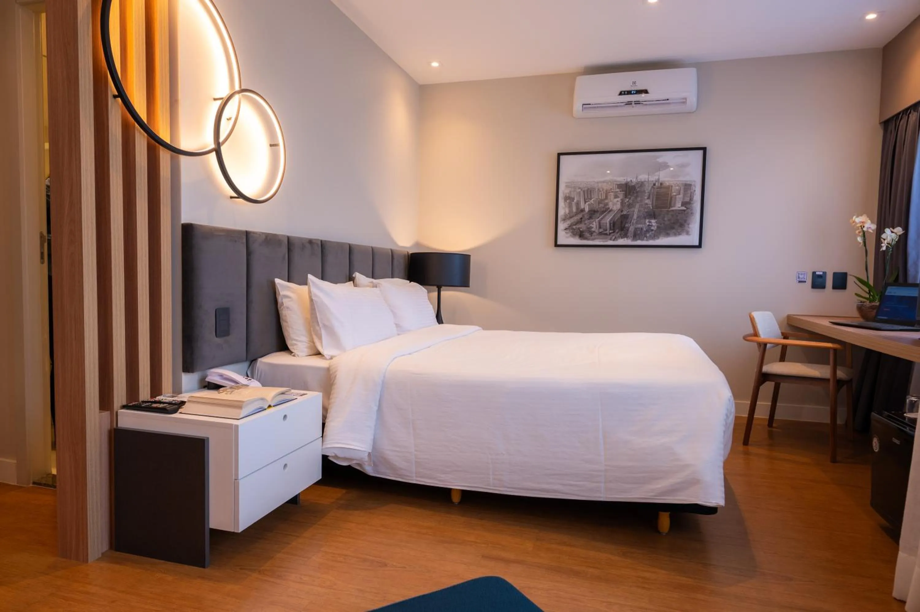 Bed in eSuítes Congonhas by Atlantica