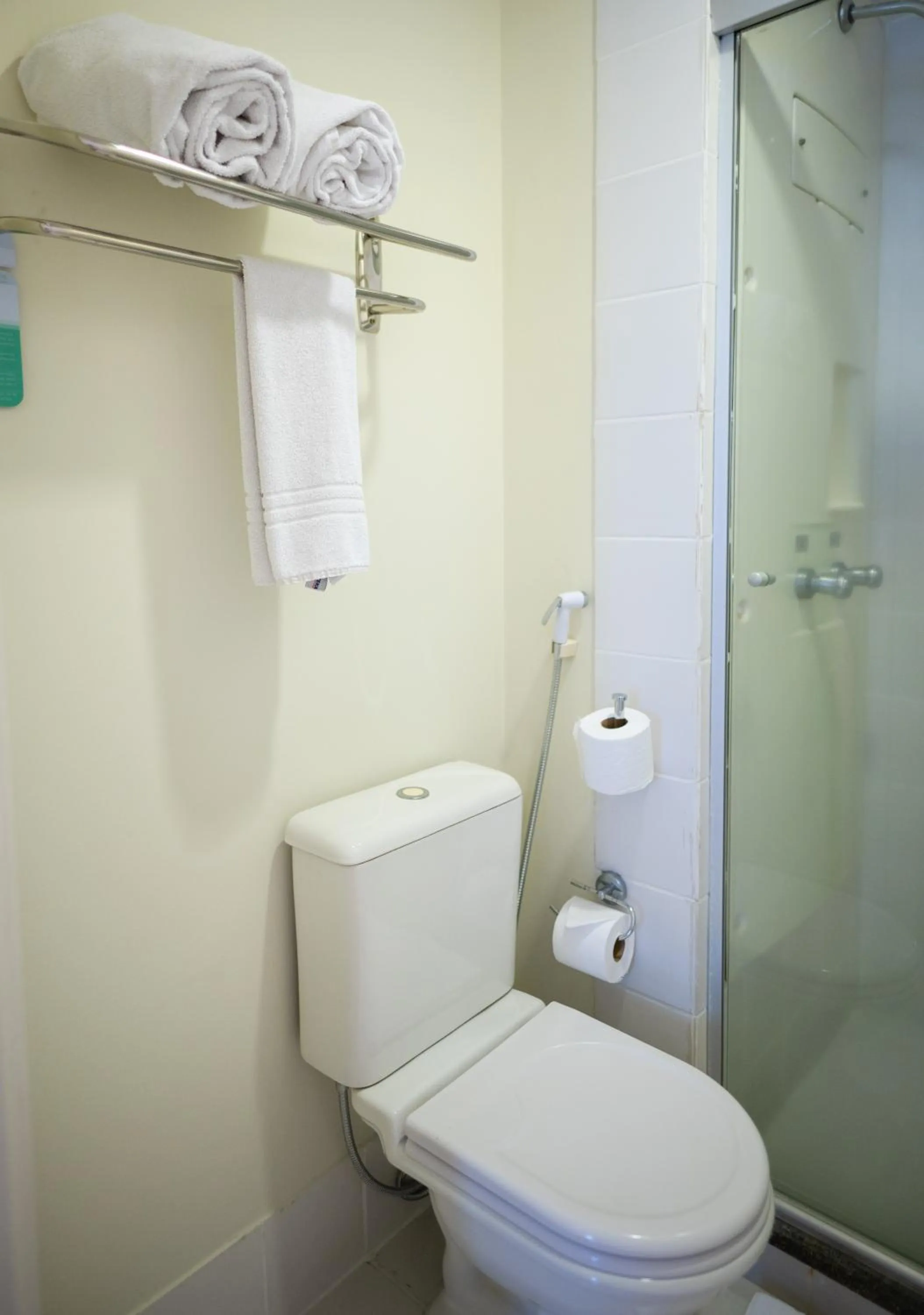 Shower in eSuítes Congonhas by Atlantica