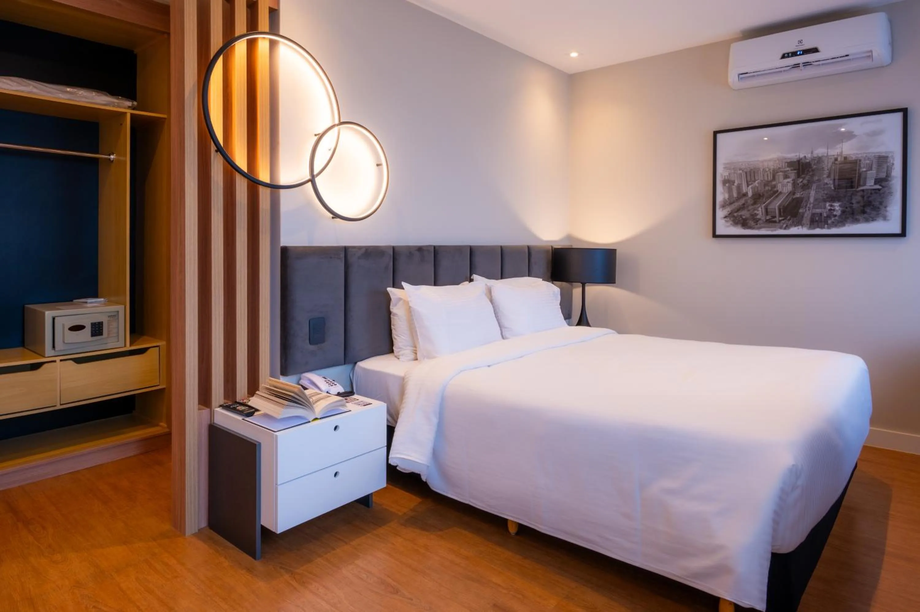 Bed in eSuítes Congonhas by Atlantica