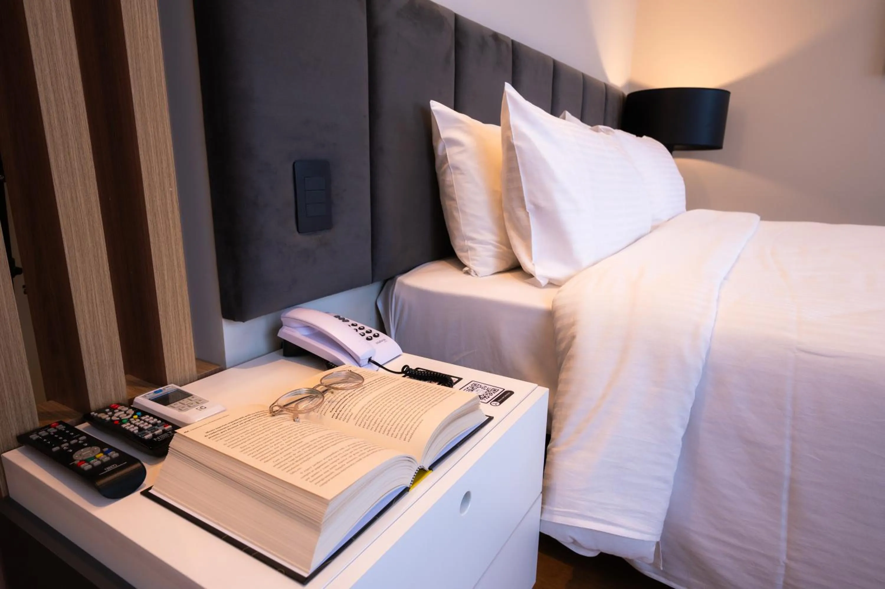 Bed in eSuítes Congonhas by Atlantica