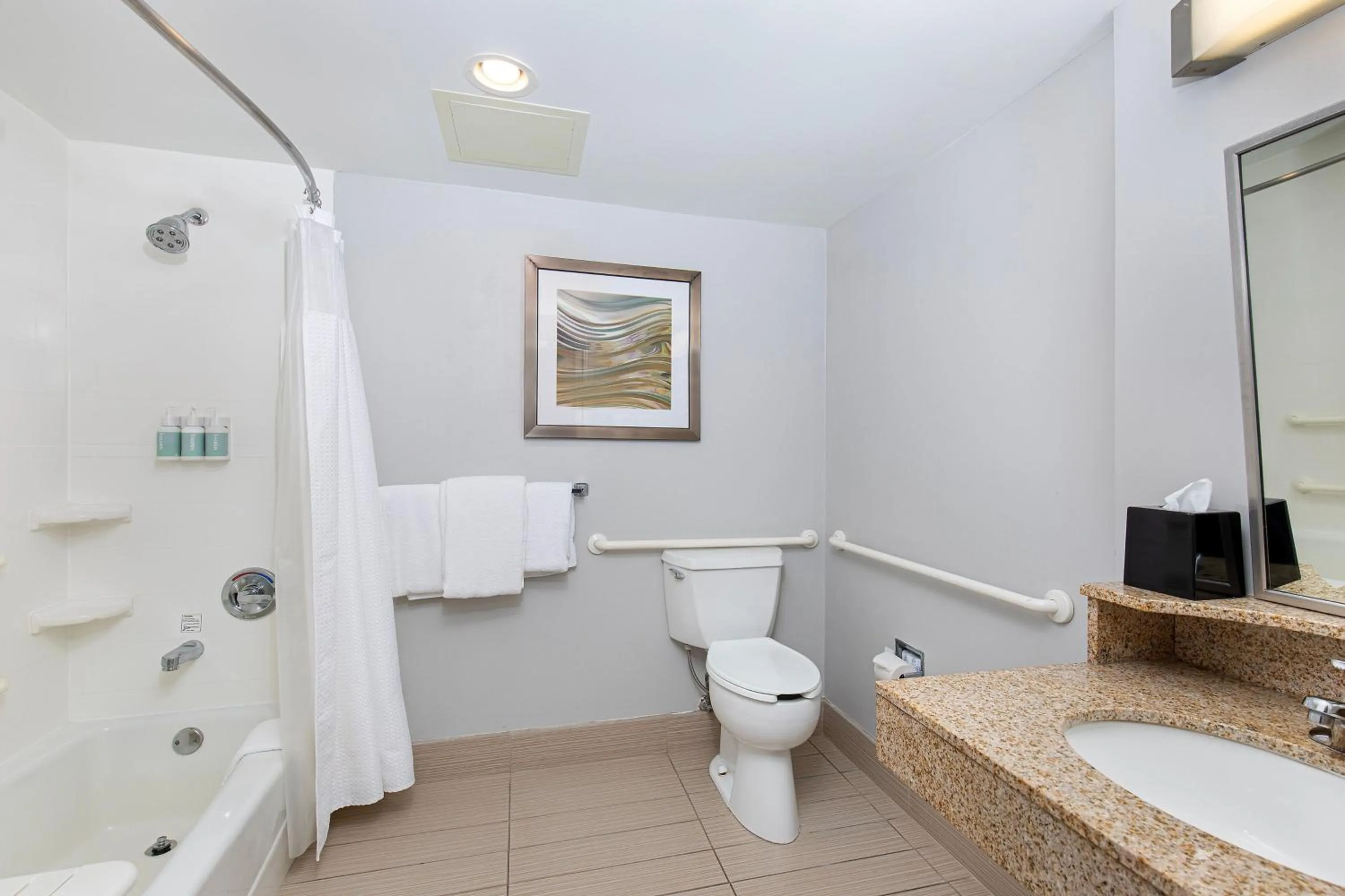 Bathroom in Courtyard by Marriott Lexington North
