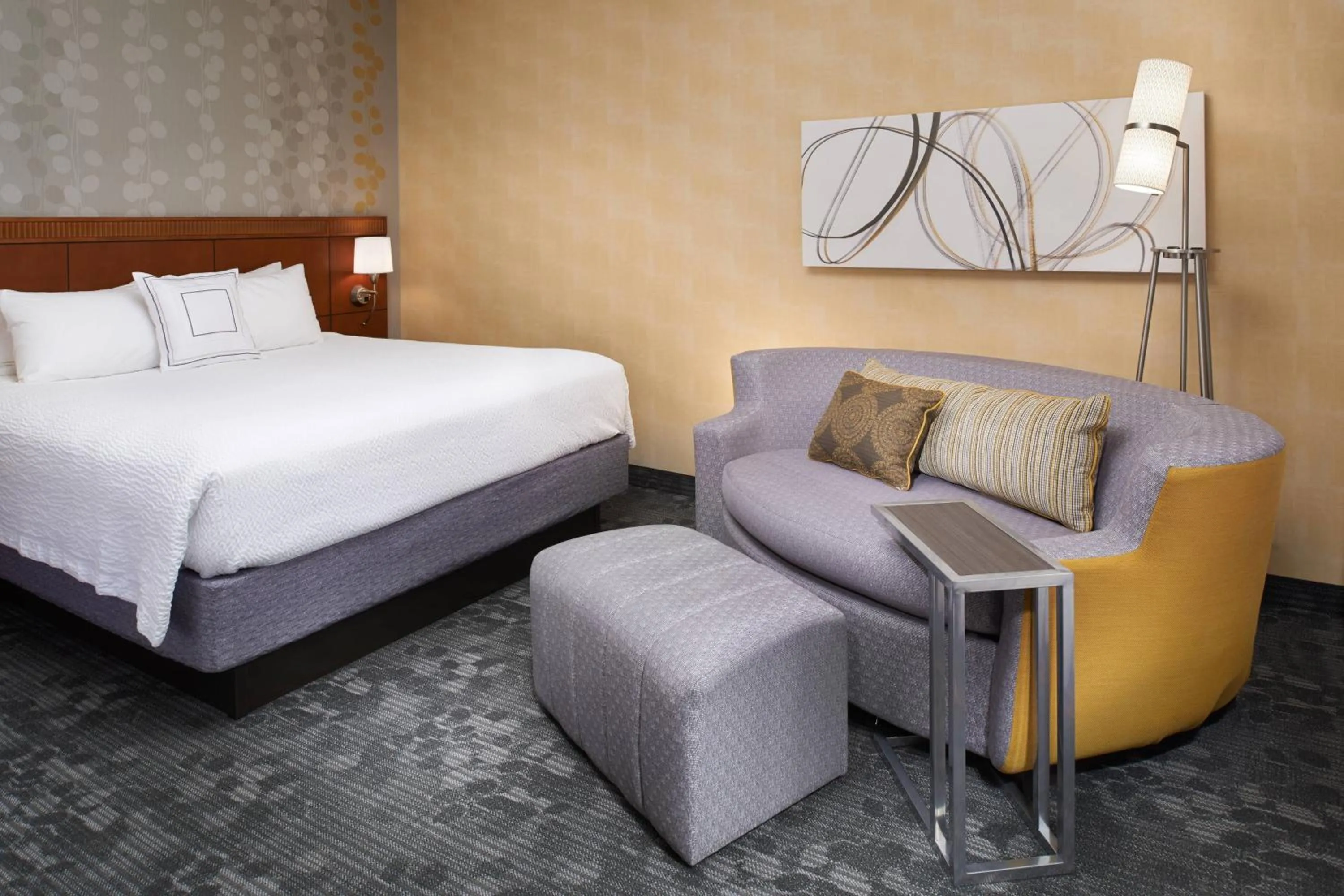 Photo of the whole room, Bed in Courtyard by Marriott Lexington North