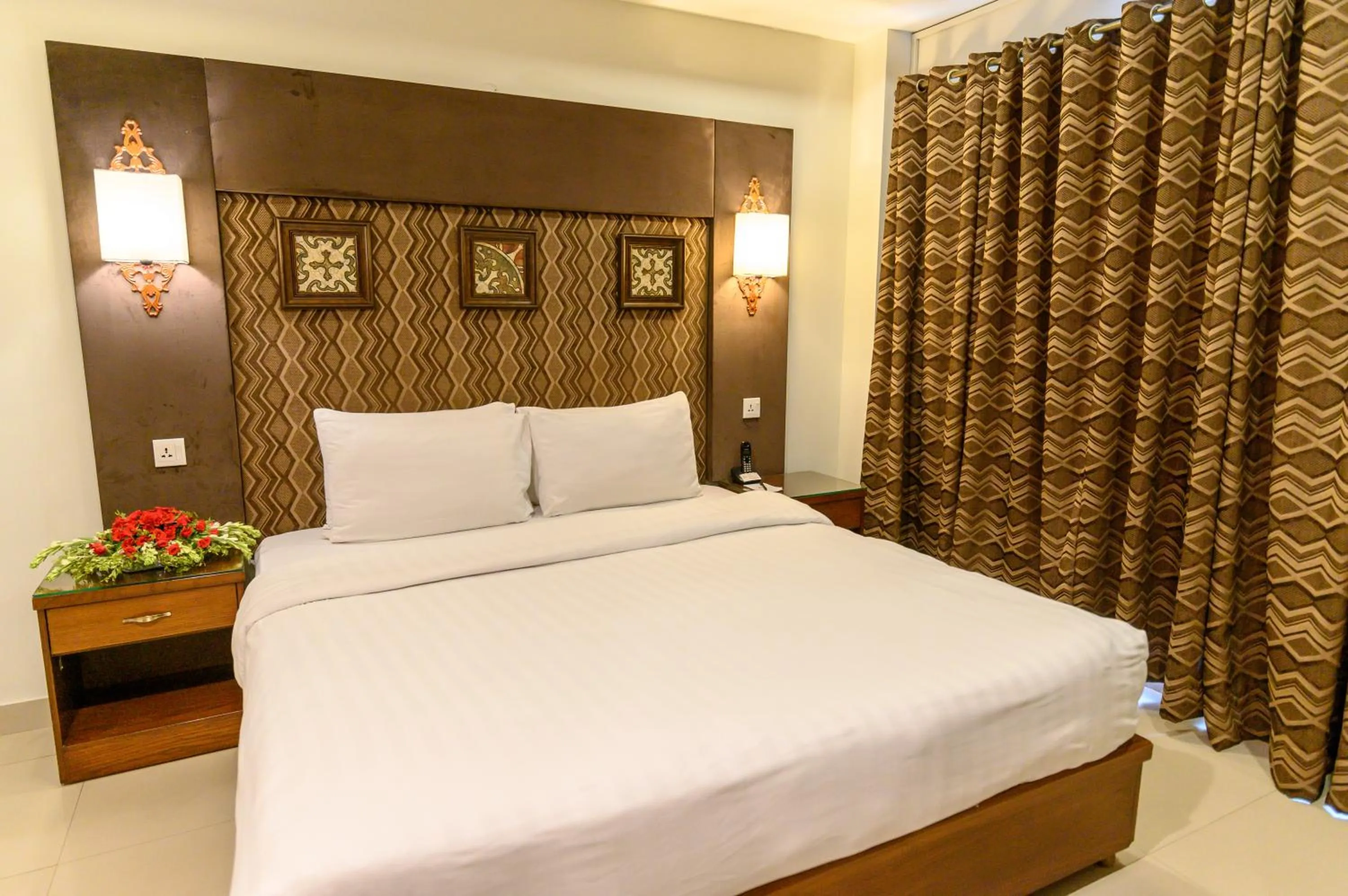 Bedroom, Bed in Hotel One Jinnah, Islamabad