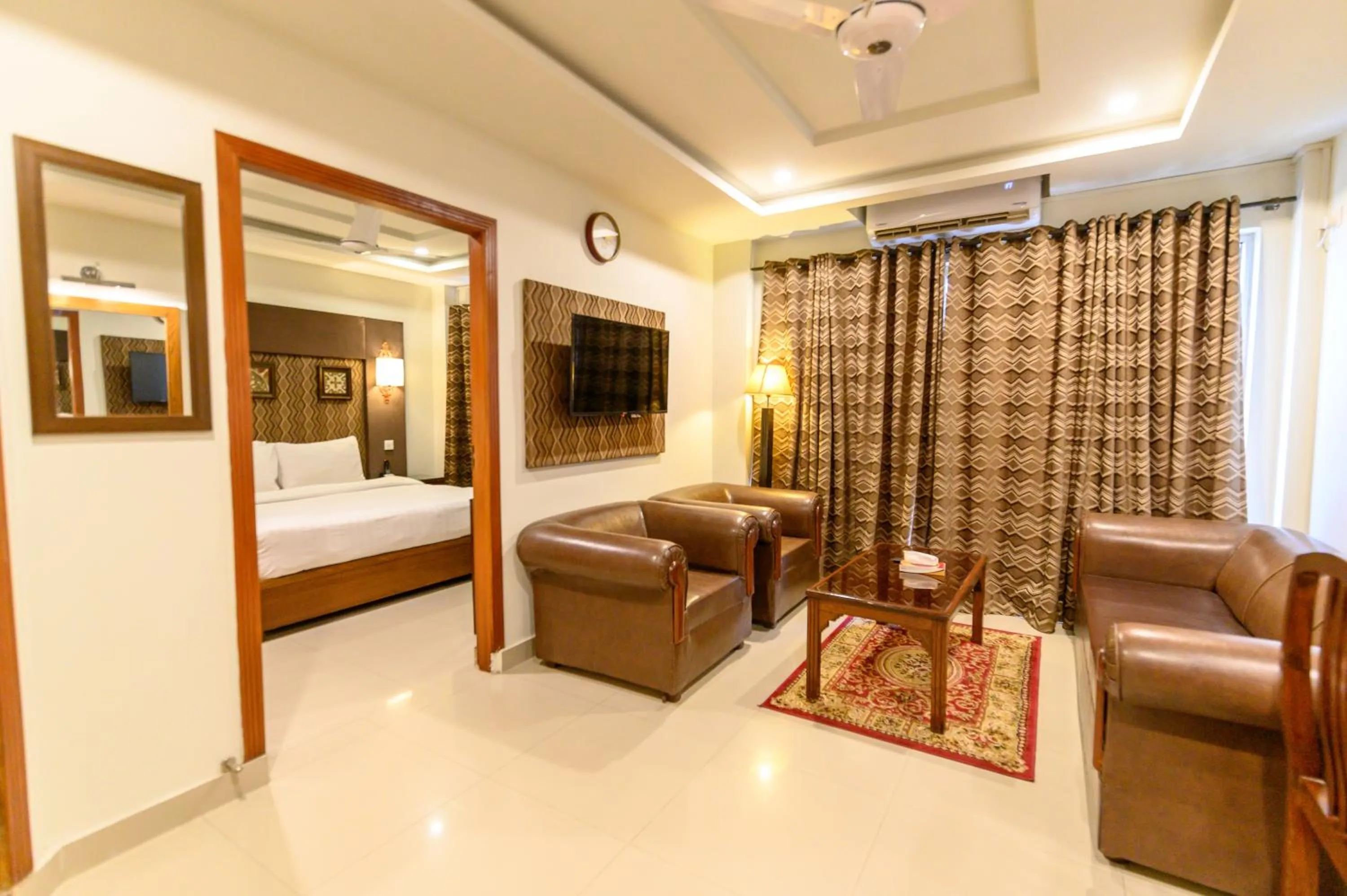 Living room, Bed in Hotel One Jinnah, Islamabad